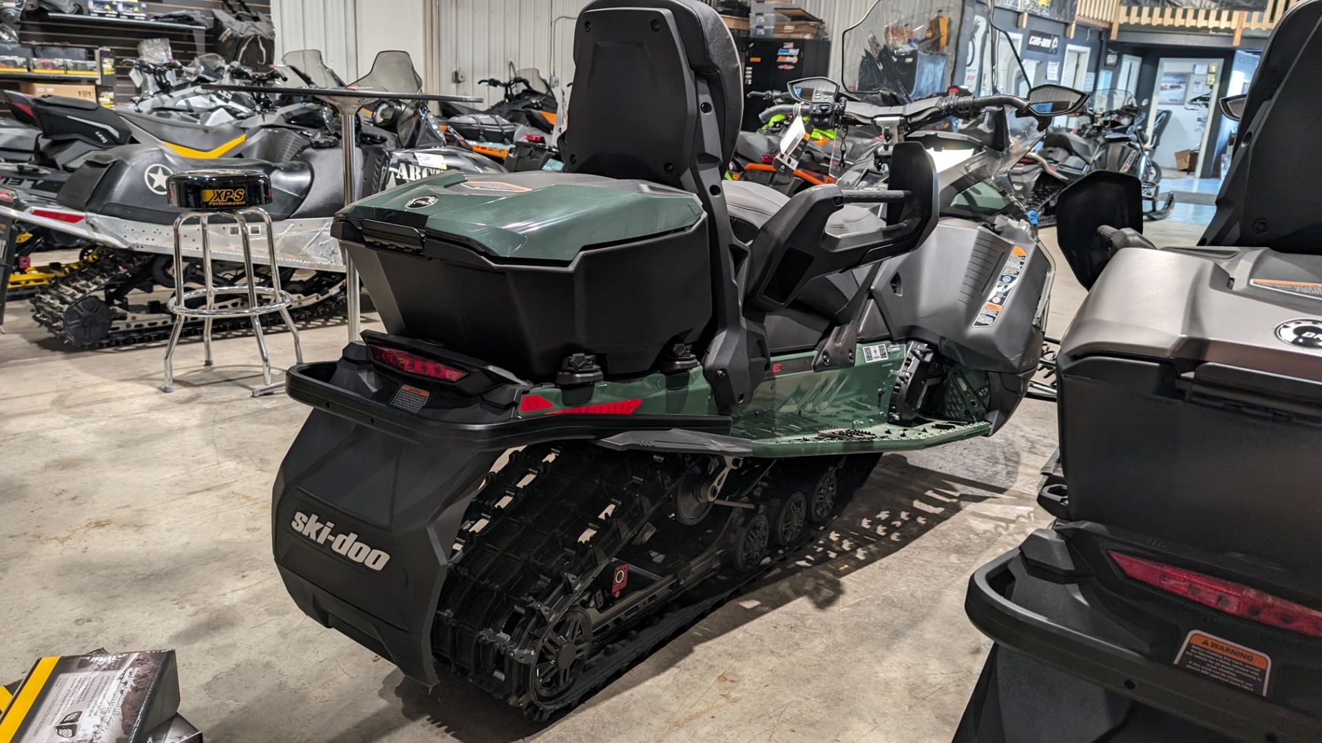 2024 Ski-Doo Grand Touring LE with Luxury Package 900 ACE Silent Ice Track II 1.25 in Rockton, Pennsylvania - Photo 4
