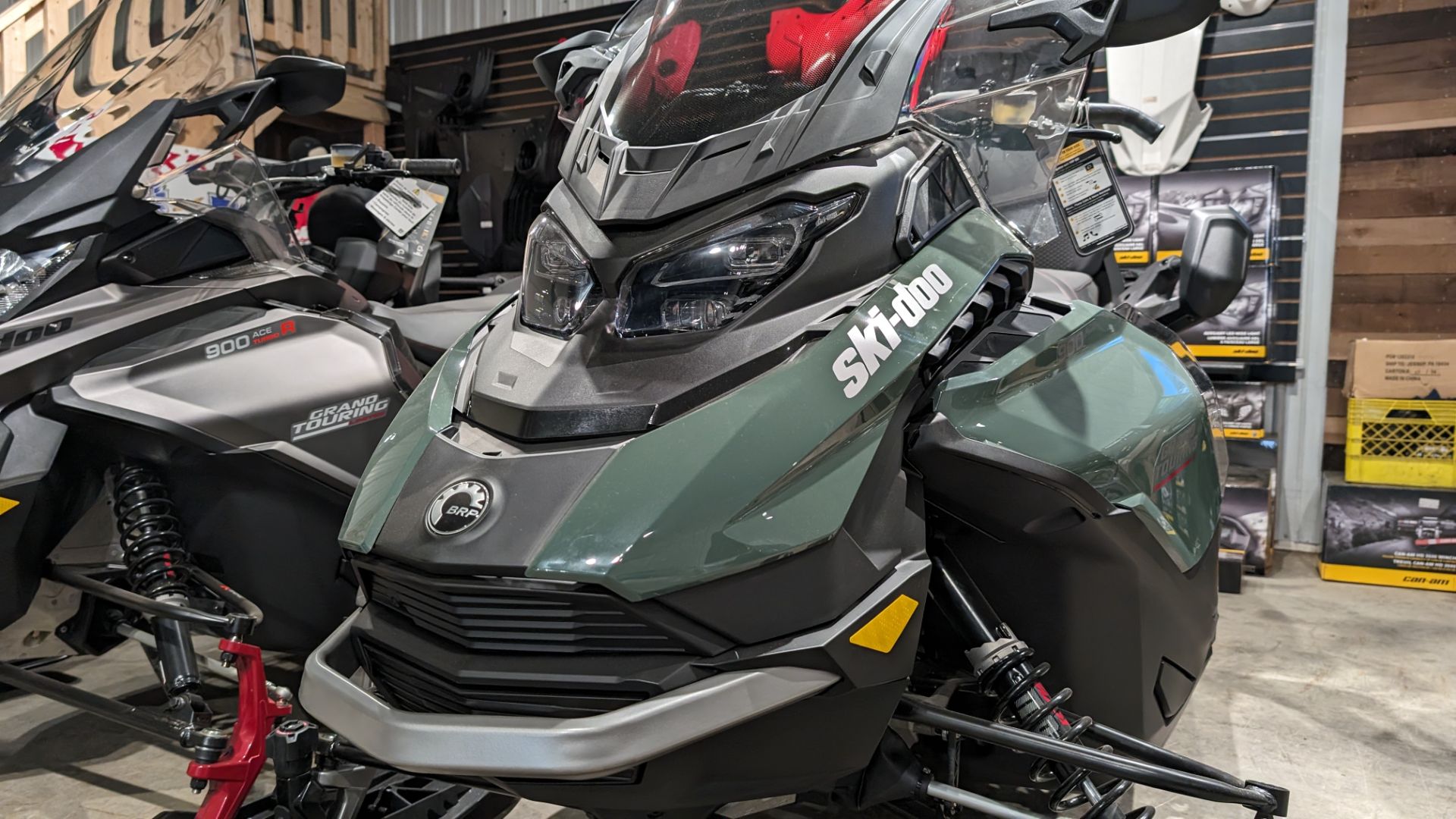 2024 Ski-Doo Grand Touring LE with Luxury Package 900 ACE Silent Ice Track II 1.25 in Rockton, Pennsylvania - Photo 7