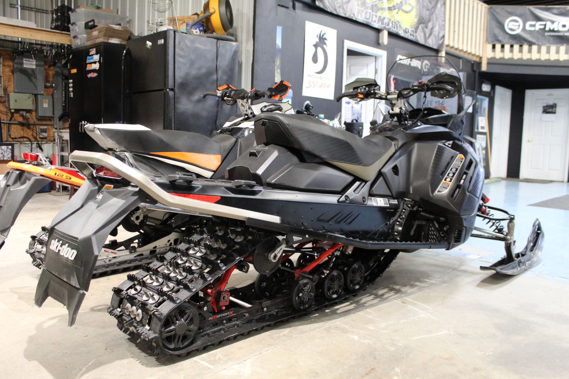 2022 Ski-Doo Mach Z 900 ACE Turbo R ES w/ Smart-Shox, RipSaw 2-ply 1.25 w/ Premium Color Display in Rockton, Pennsylvania - Photo 3