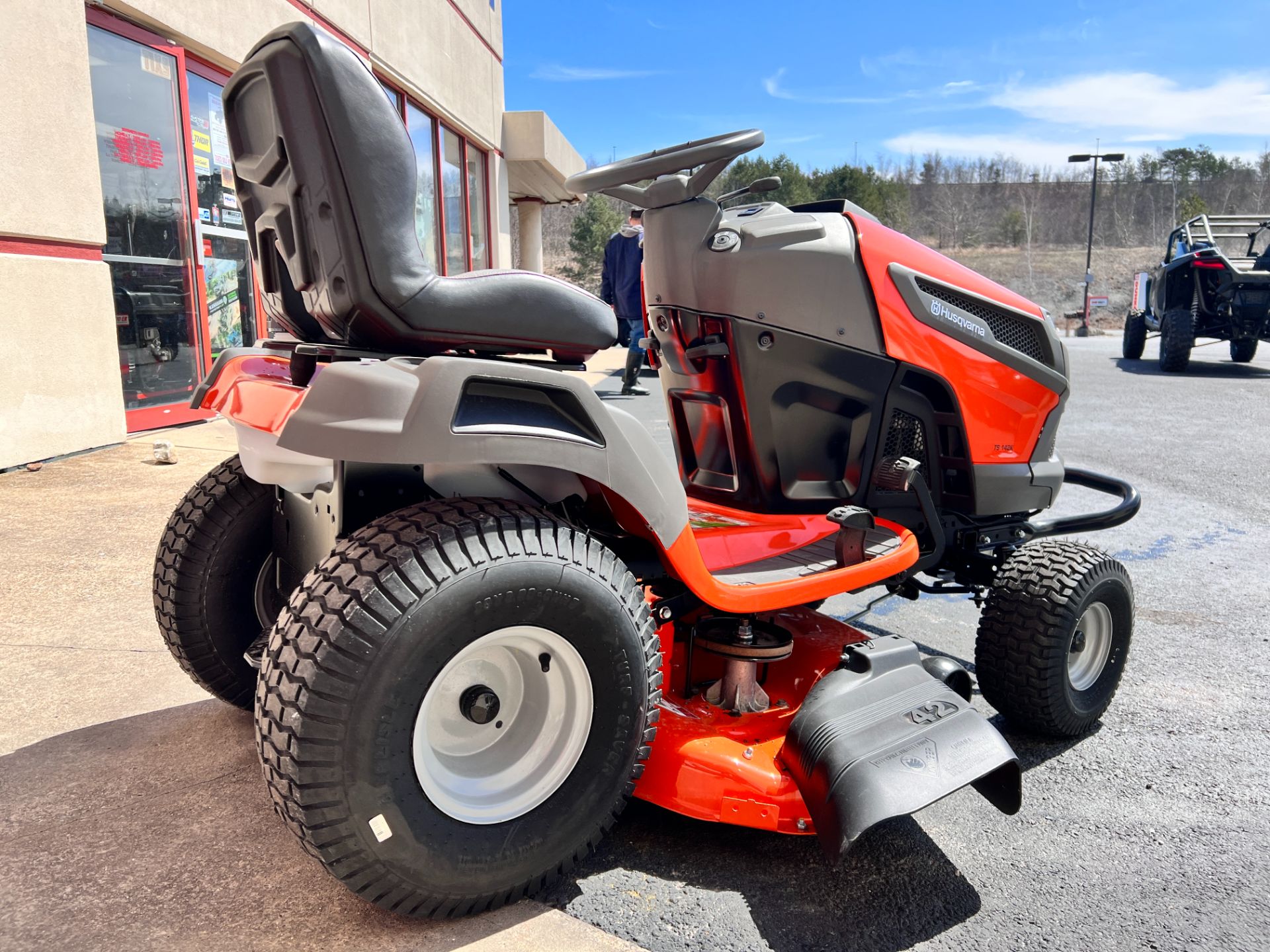 2022 Husqvarna Power Equipment TS 142K 42 in. Kohler 7000 Series 20 hp in Clearfield, Pennsylvania - Photo 6