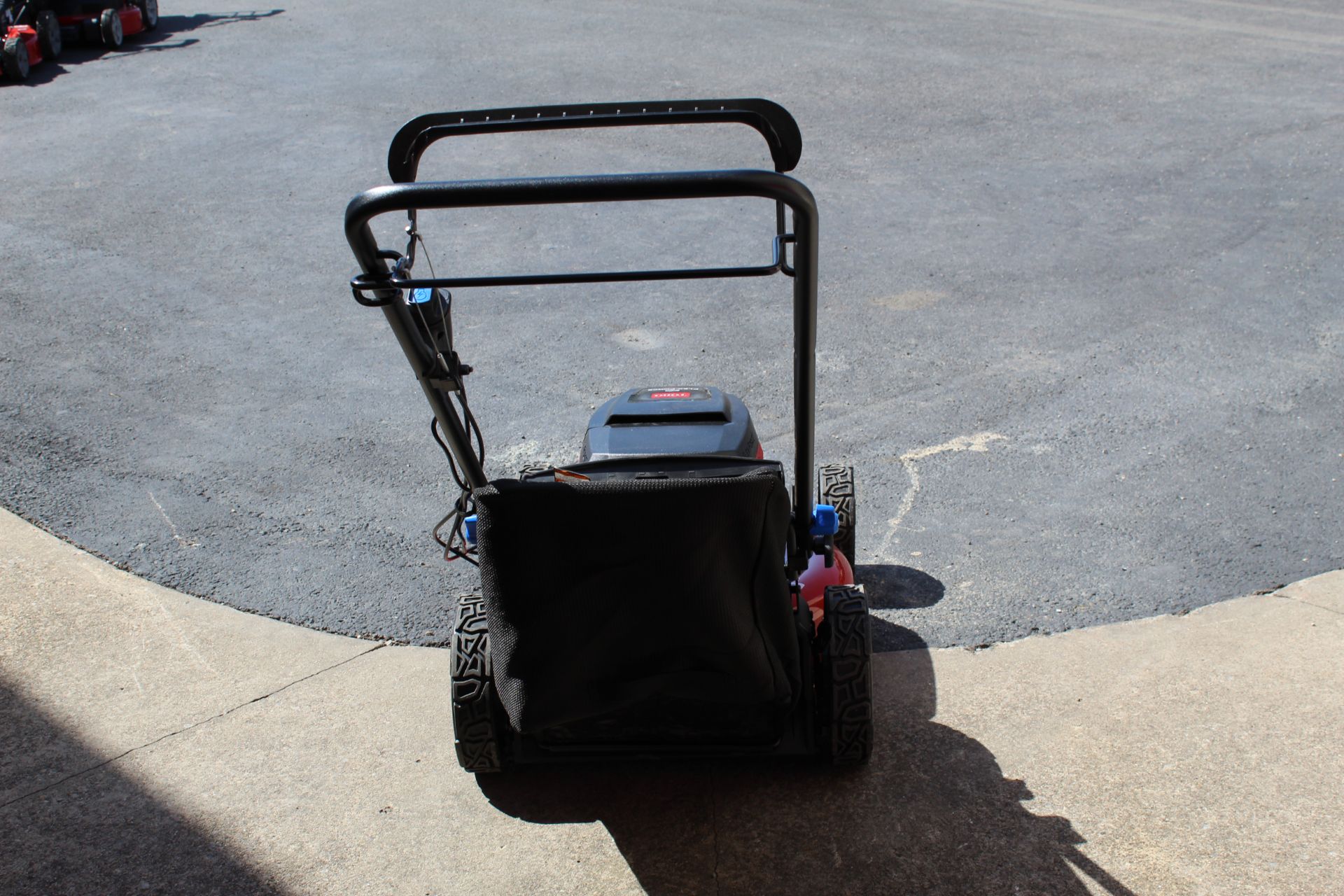 Toro Stripe 21 in. 60V Max Self-Propelled - 5.0Ah Battery/Charger Included in Clearfield, Pennsylvania - Photo 3