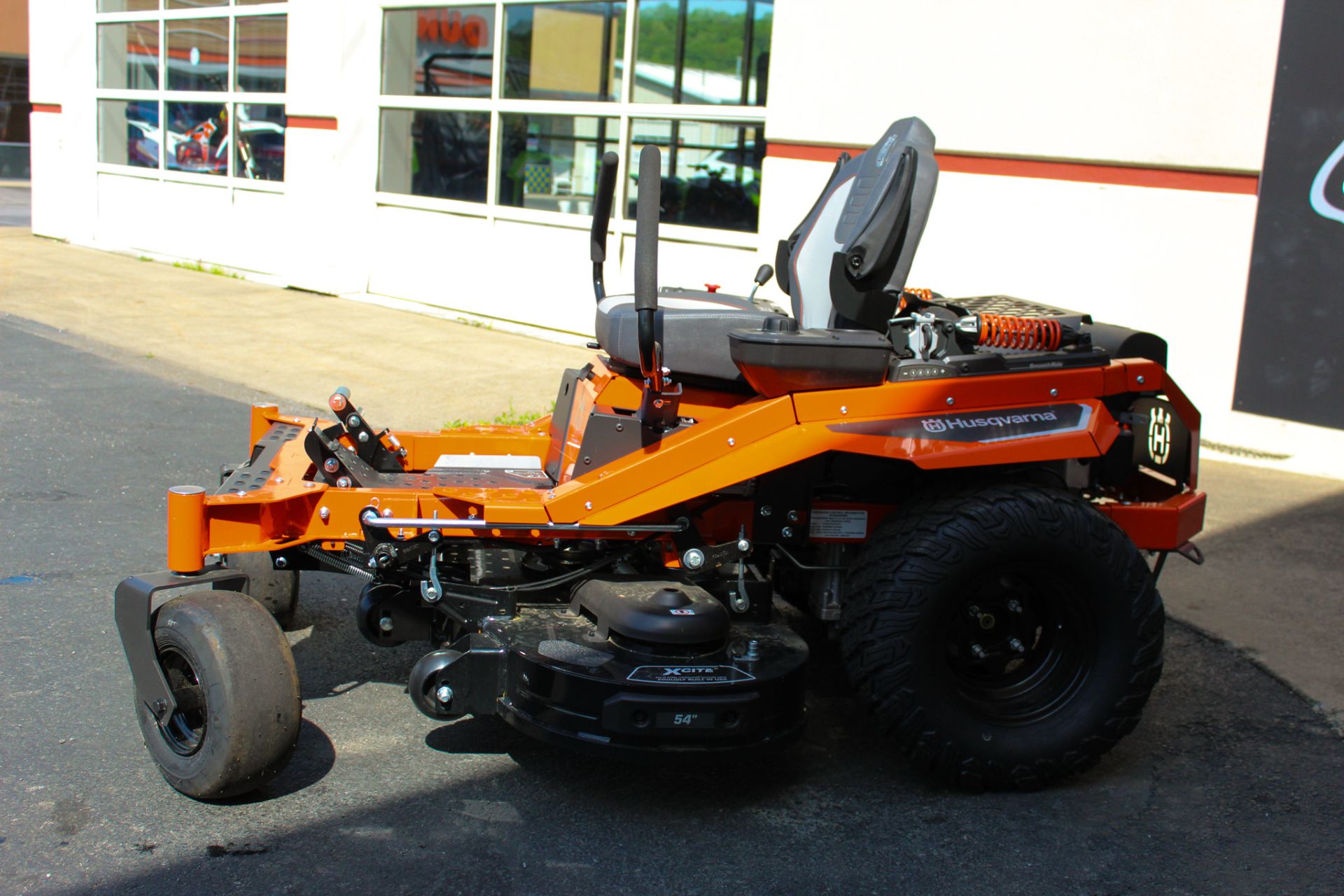 2024 Husqvarna Power Equipment Xcite Z375 54 in. Kohler 7000 Series Pro 26 hp in Clearfield, Pennsylvania - Photo 3