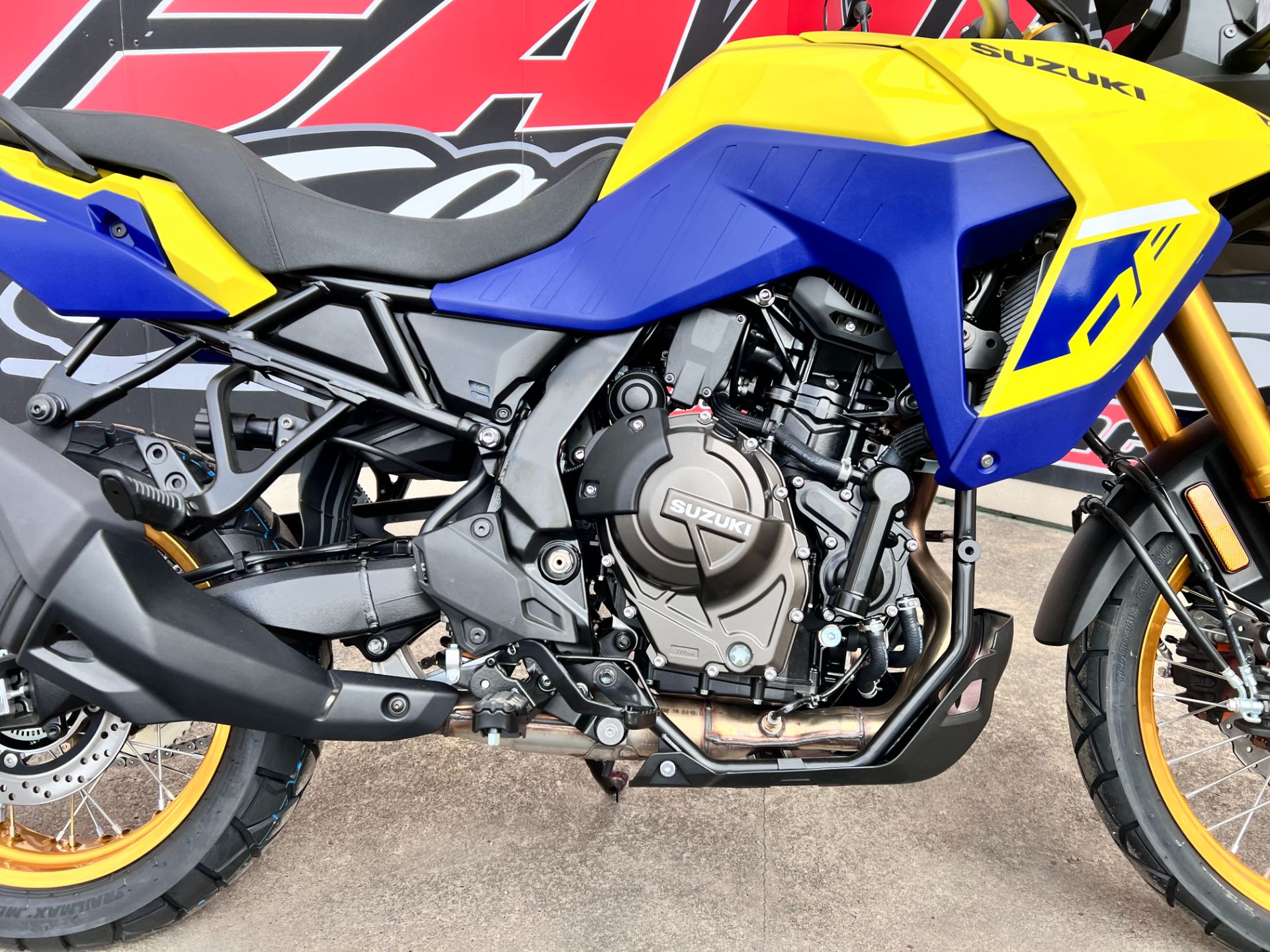 2024 Suzuki V-Strom 800DE in Clearfield, Pennsylvania - Photo 2