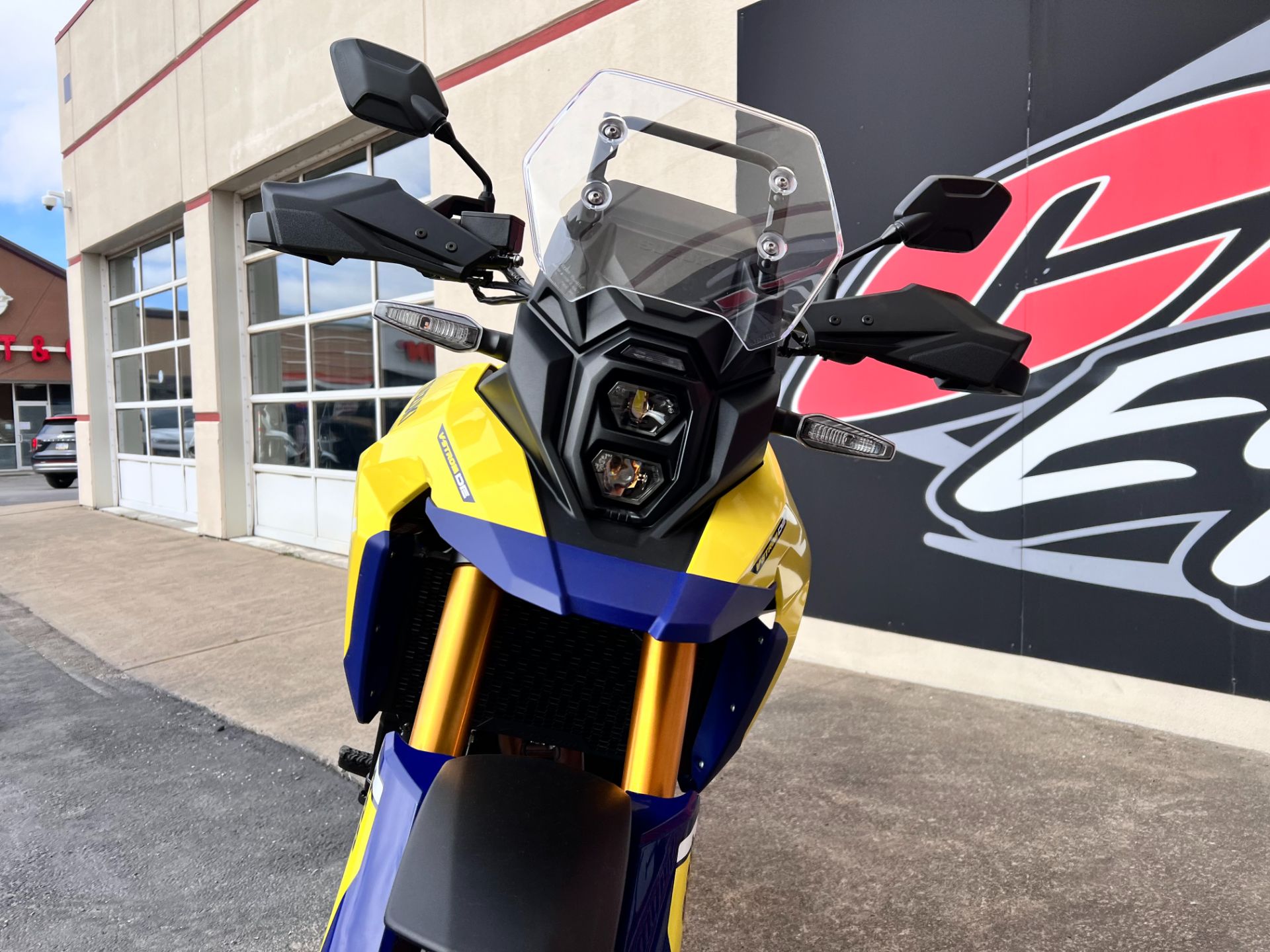 2024 Suzuki V-Strom 800DE in Clearfield, Pennsylvania - Photo 6