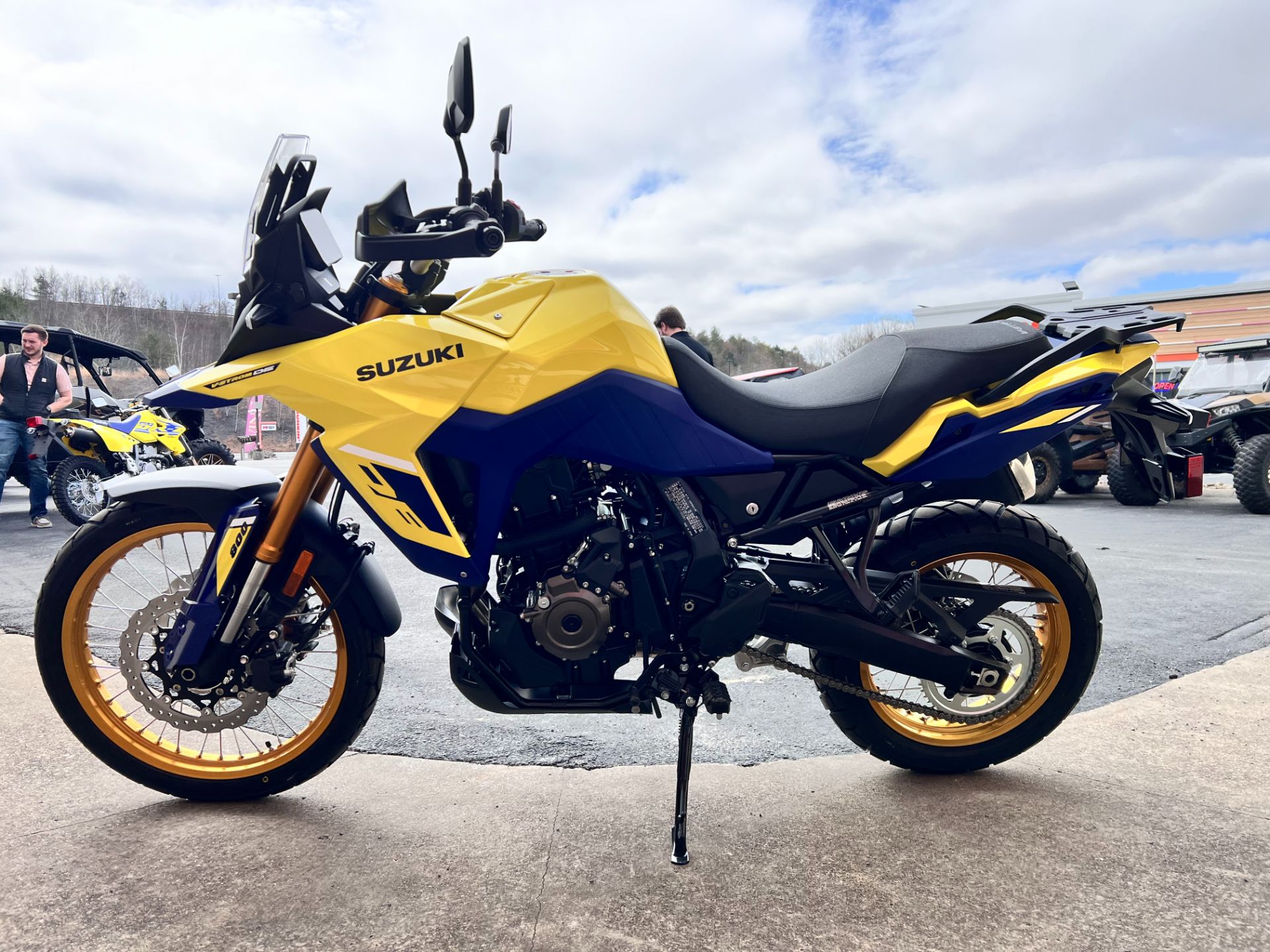 2024 Suzuki V-Strom 800DE in Clearfield, Pennsylvania - Photo 8