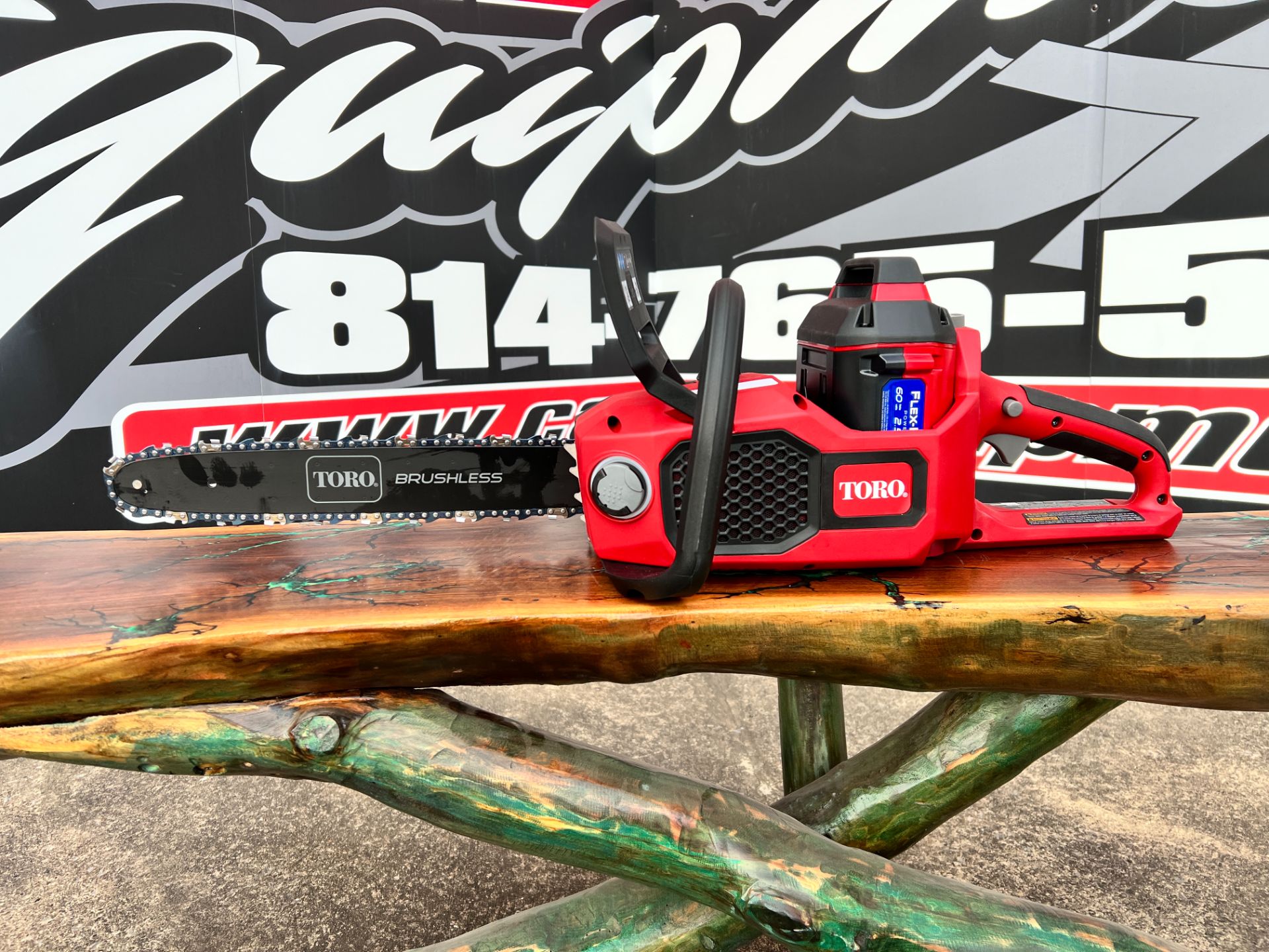 Toro 60V MAX 16 in. Brushless Chainsaw w/ 2.5Ah Battery in Clearfield, Pennsylvania - Photo 12