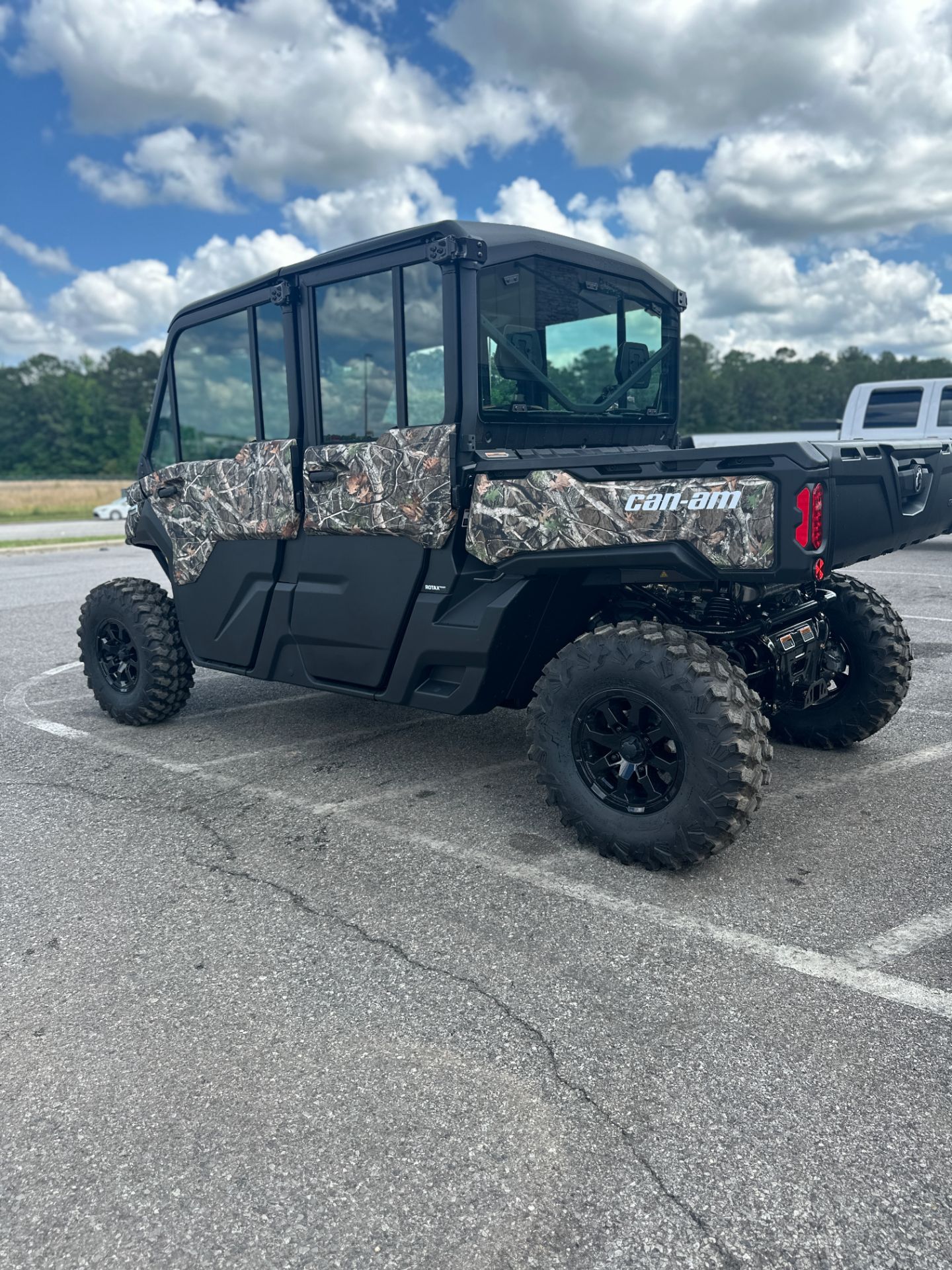 2024 Can-Am Defender MAX Limited HD10 in Bessemer, Alabama - Photo 6