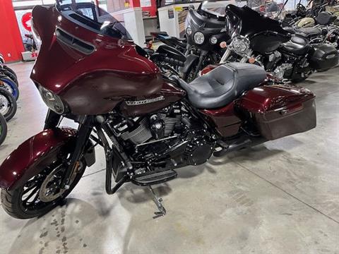 2018 Harley-Davidson Street Glide® Special in Bessemer, Alabama - Photo 14