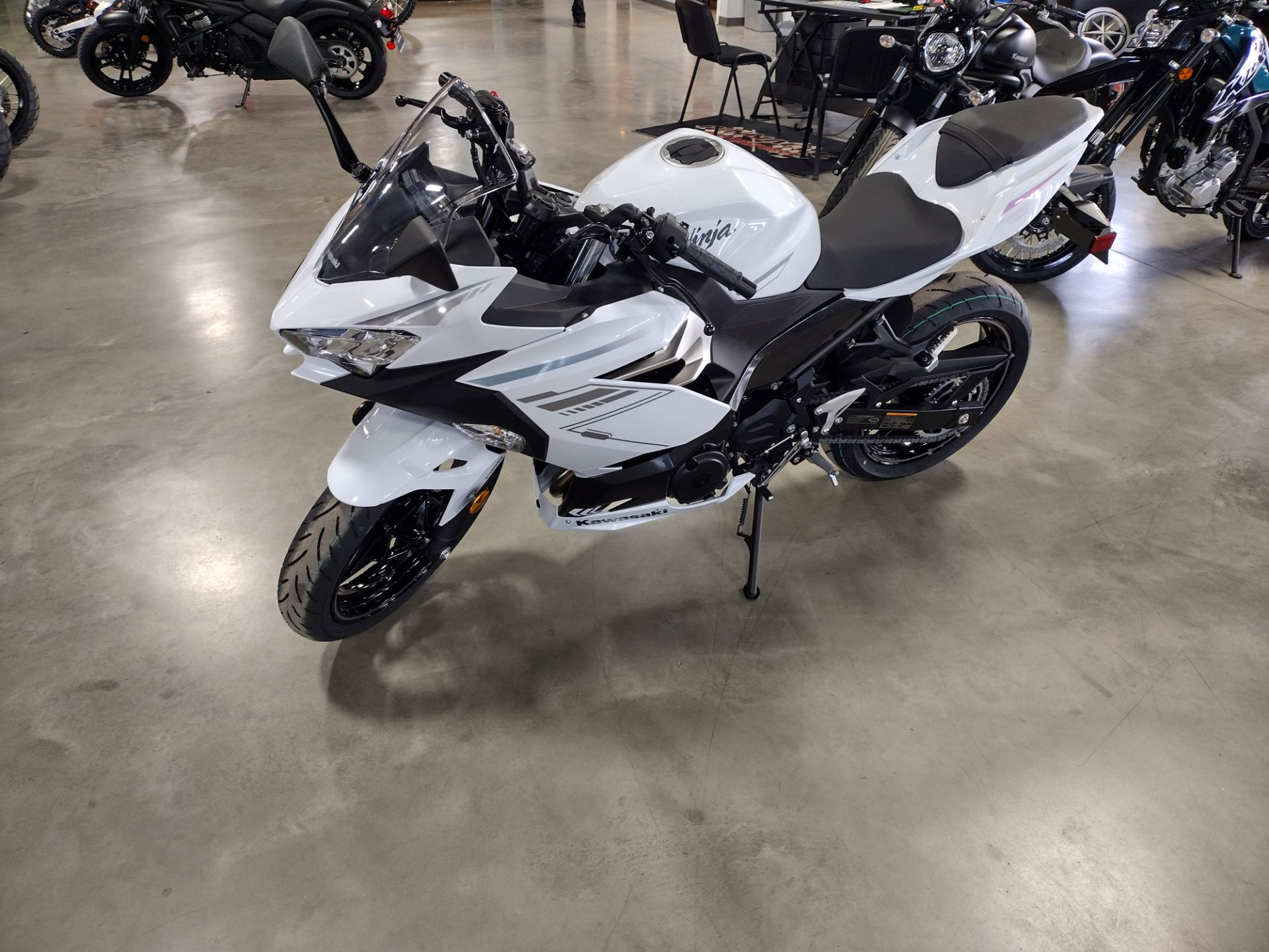 2023 Kawasaki Ninja 400 ABS in Bessemer, Alabama - Photo 4