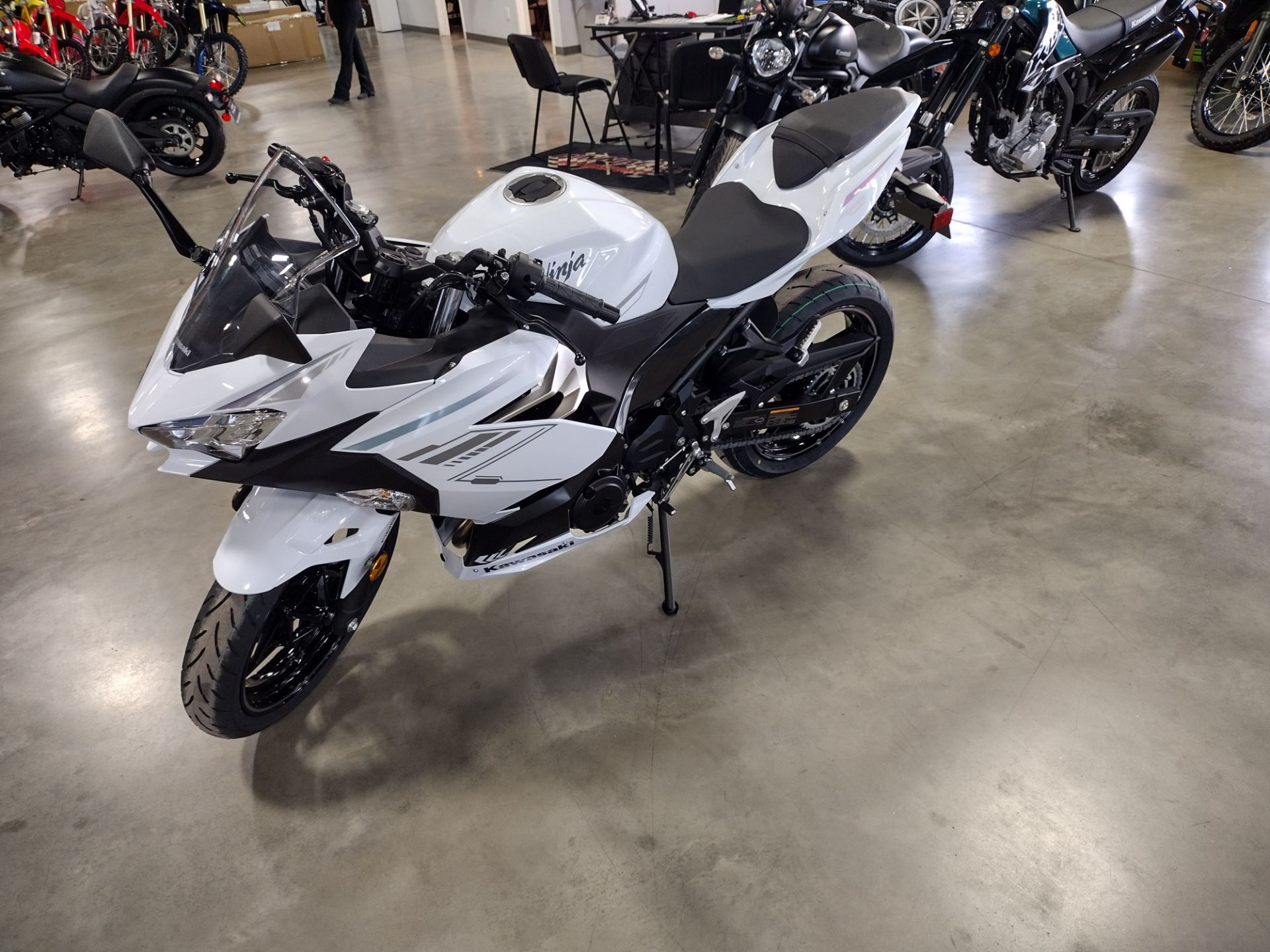 2023 Kawasaki Ninja 400 ABS in Bessemer, Alabama - Photo 9
