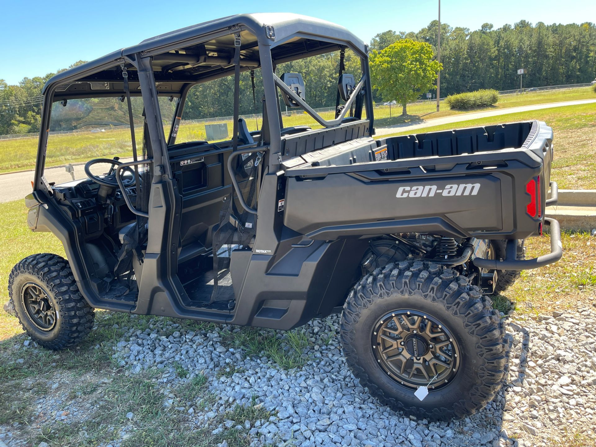 2023 Can-Am Defender MAX DPS HD10 in Bessemer, Alabama - Photo 18