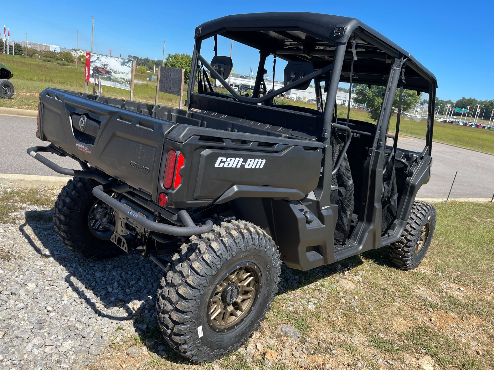 2023 Can-Am Defender MAX DPS HD10 in Bessemer, Alabama - Photo 23