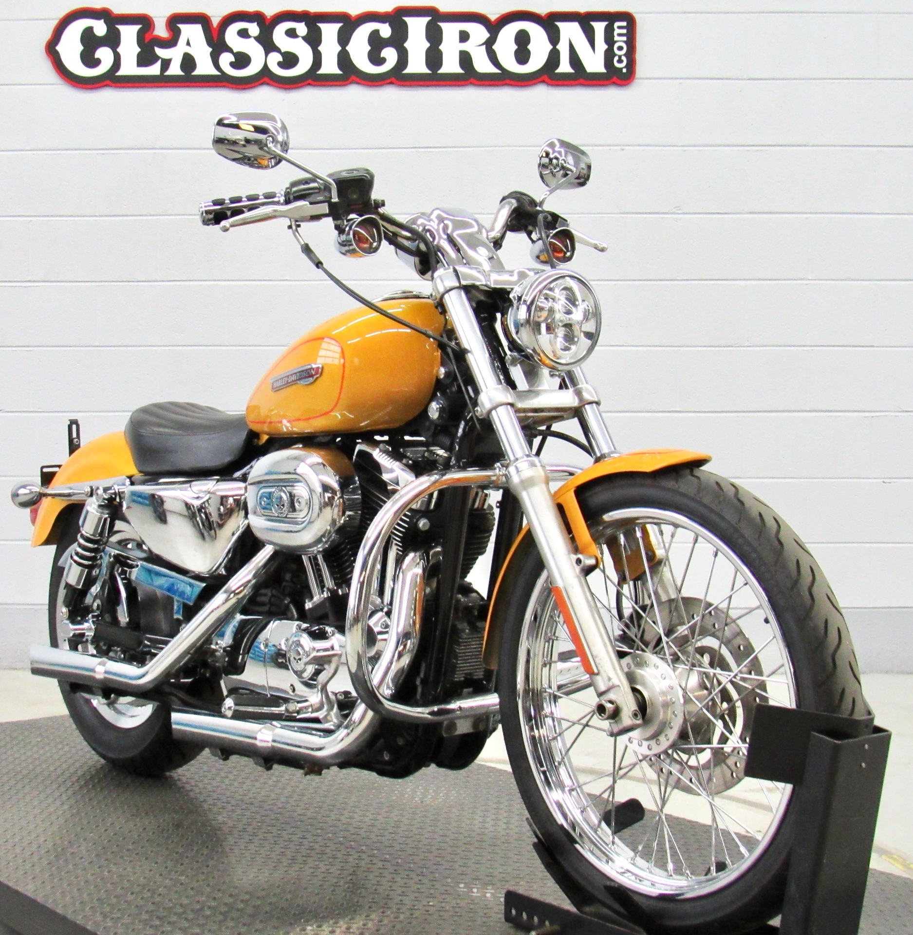 2008 Harley-Davidson Sportster® 1200 Custom in Fredericksburg, Virginia - Photo 2