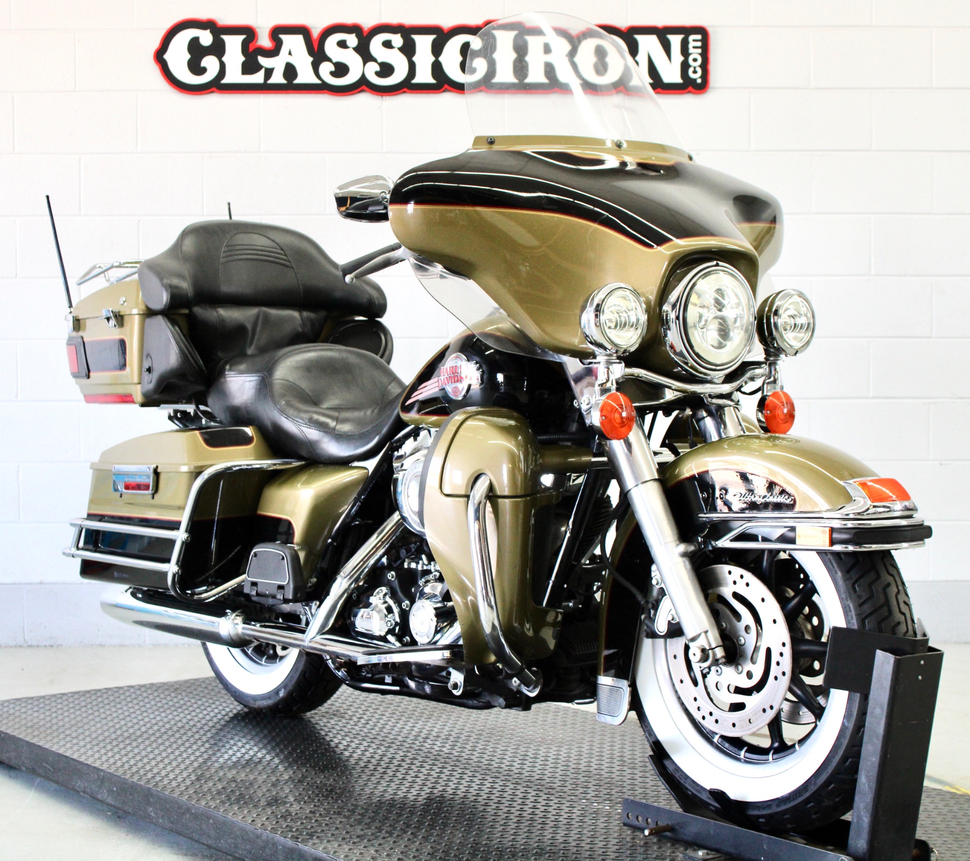 2007 Harley-Davidson Ultra Classic® Electra Glide® in Fredericksburg, Virginia - Photo 2