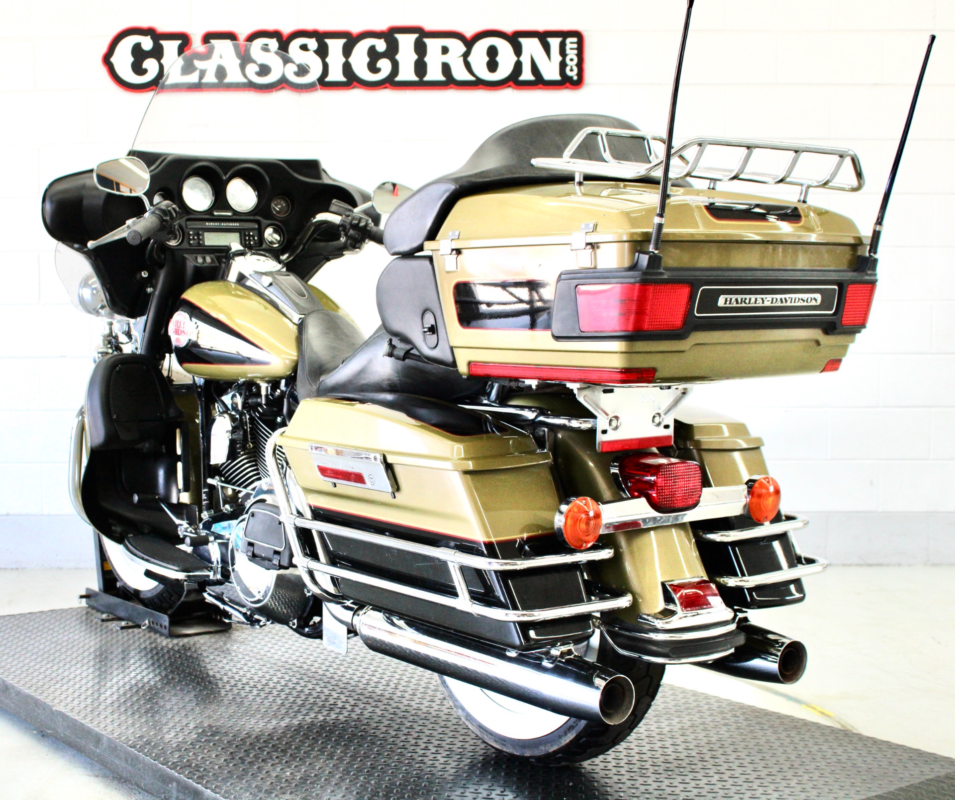 2007 Harley-Davidson Ultra Classic® Electra Glide® in Fredericksburg, Virginia - Photo 6