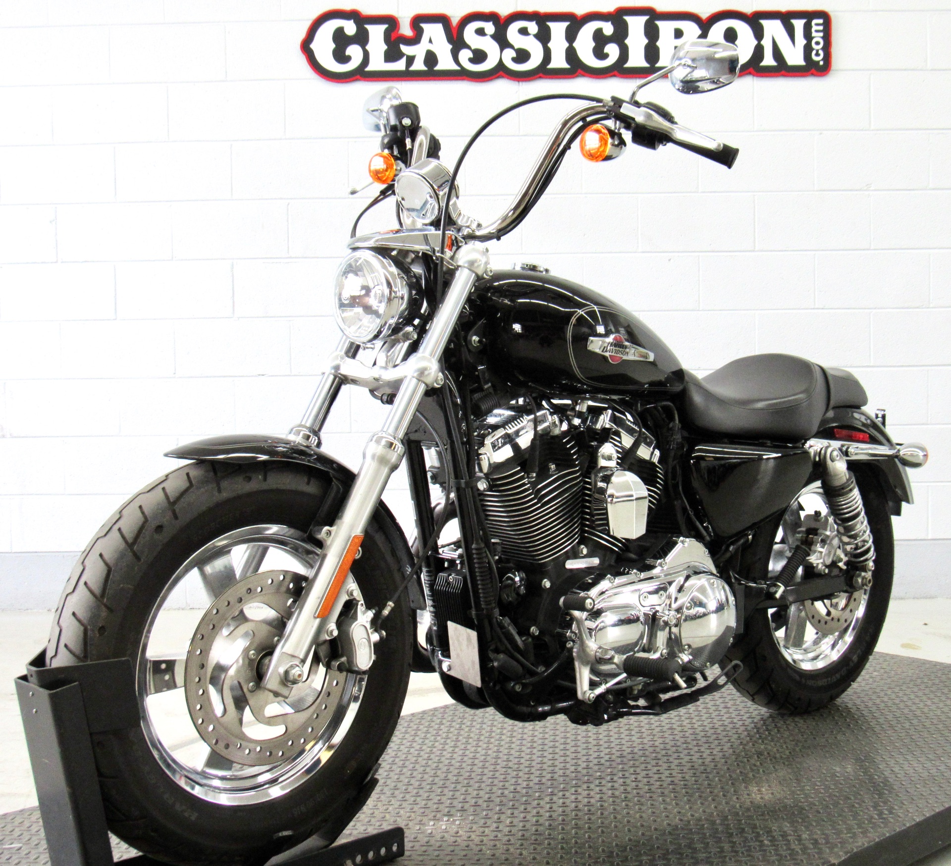 2016 Harley-Davidson 1200 Custom in Fredericksburg, Virginia - Photo 3