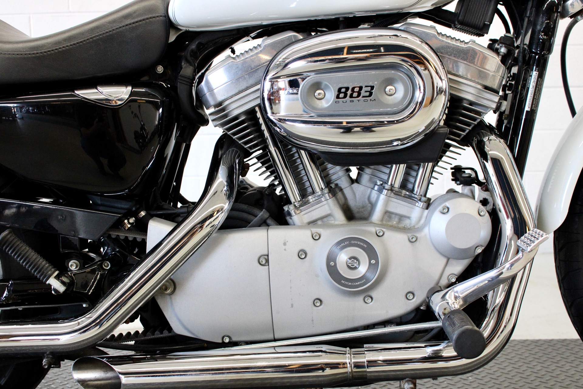 2006 Harley-Davidson Sportster® 883 Custom in Fredericksburg, Virginia - Photo 14
