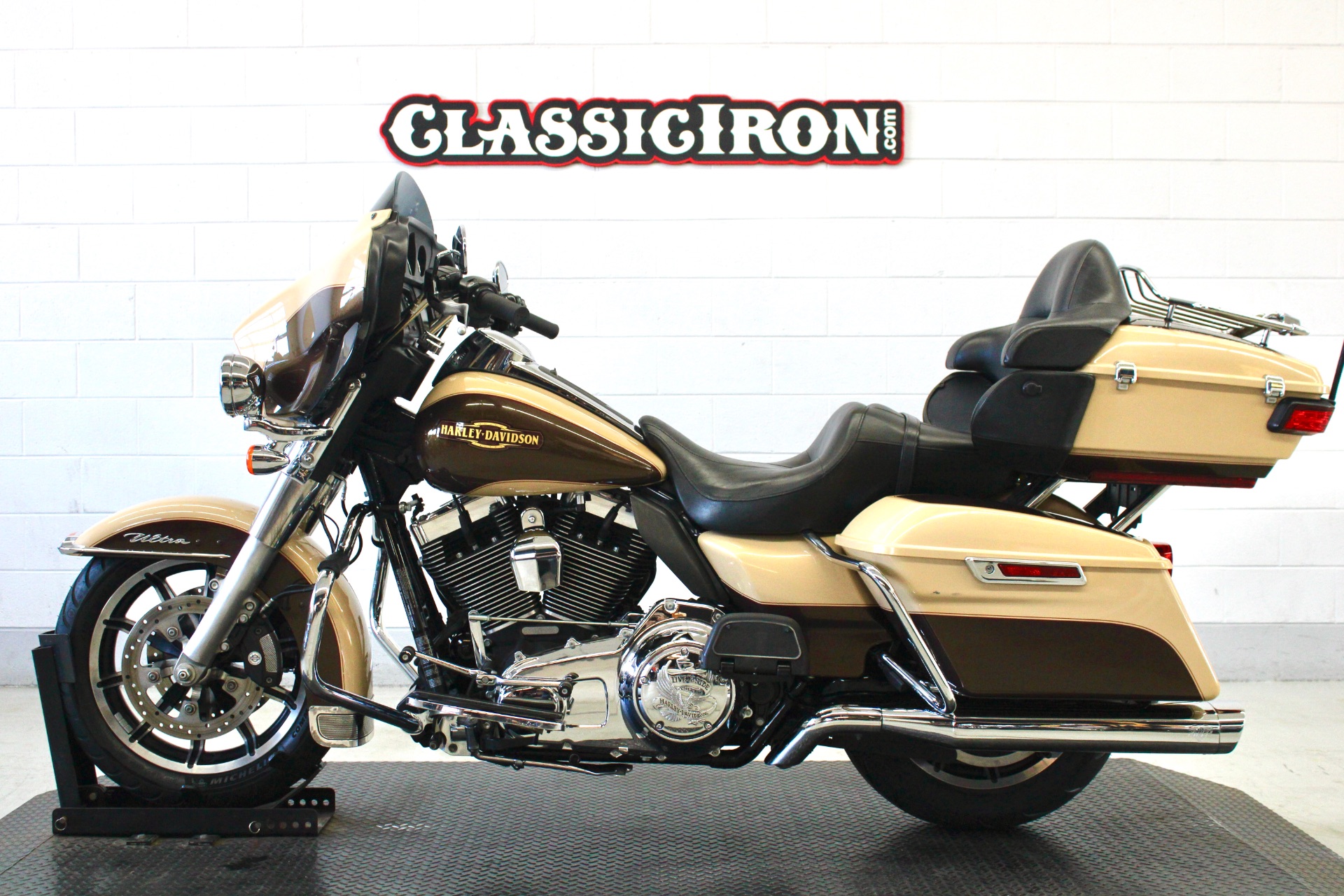 2014 Harley-Davidson Electra Glide® Ultra Classic® in Fredericksburg, Virginia - Photo 4