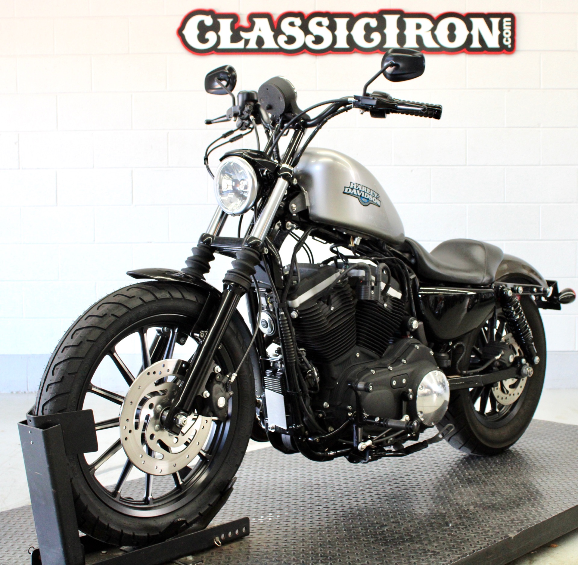 2011 Harley-Davidson Sportster® Iron 883™ in Fredericksburg, Virginia - Photo 3