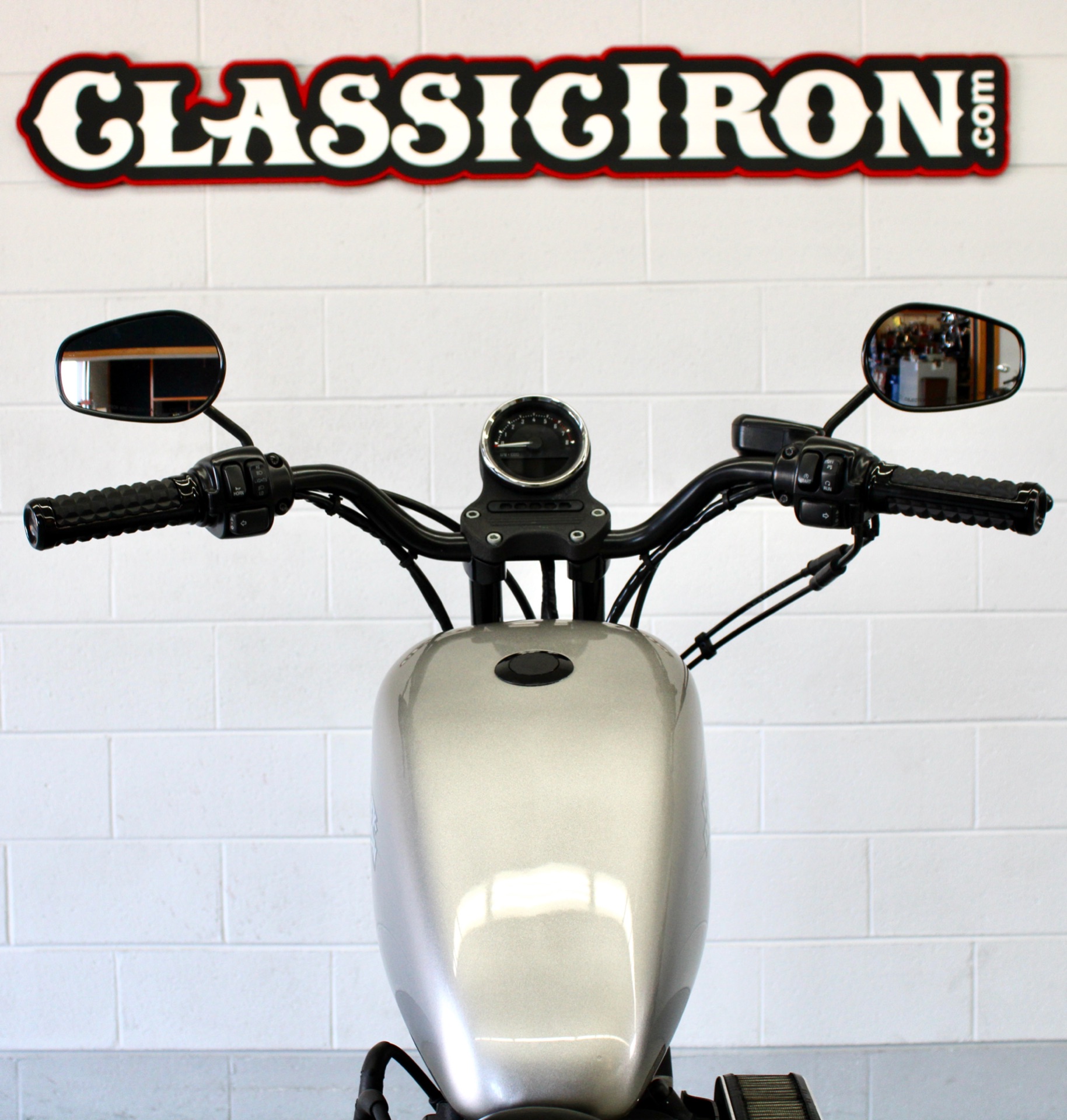 2011 Harley-Davidson Sportster® Iron 883™ in Fredericksburg, Virginia - Photo 10