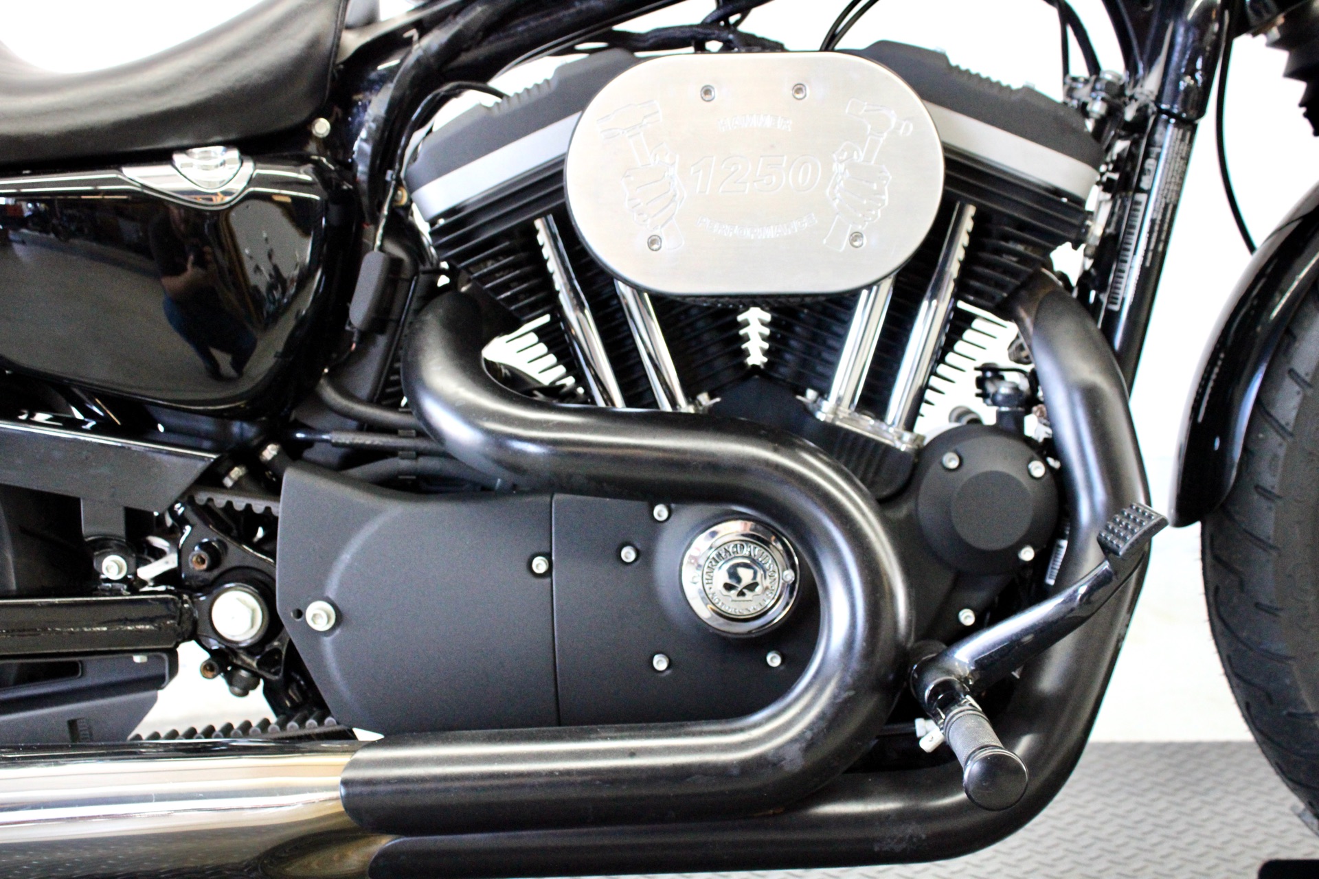 2011 Harley-Davidson Sportster® Iron 883™ in Fredericksburg, Virginia - Photo 14