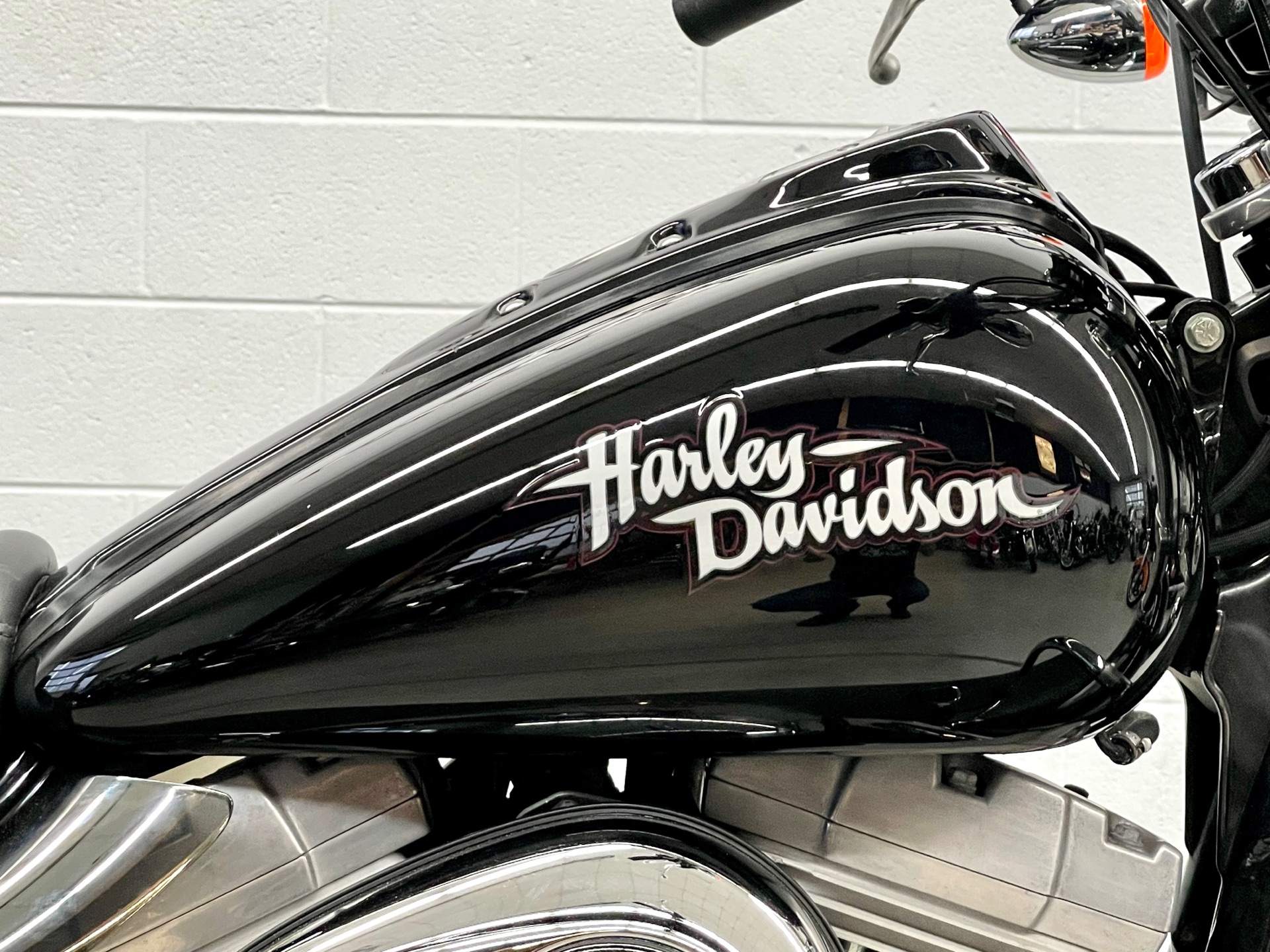 2010 Harley-Davidson Dyna® Super Glide® in Fredericksburg, Virginia - Photo 13
