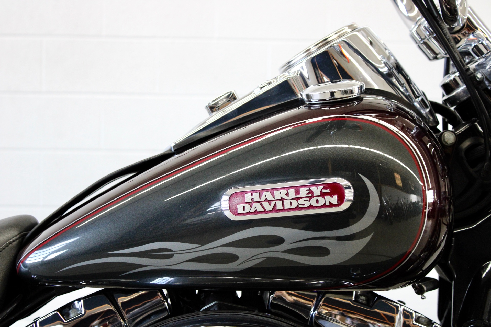 2006 Harley-Davidson Dyna™ Wide Glide® in Fredericksburg, Virginia - Photo 13