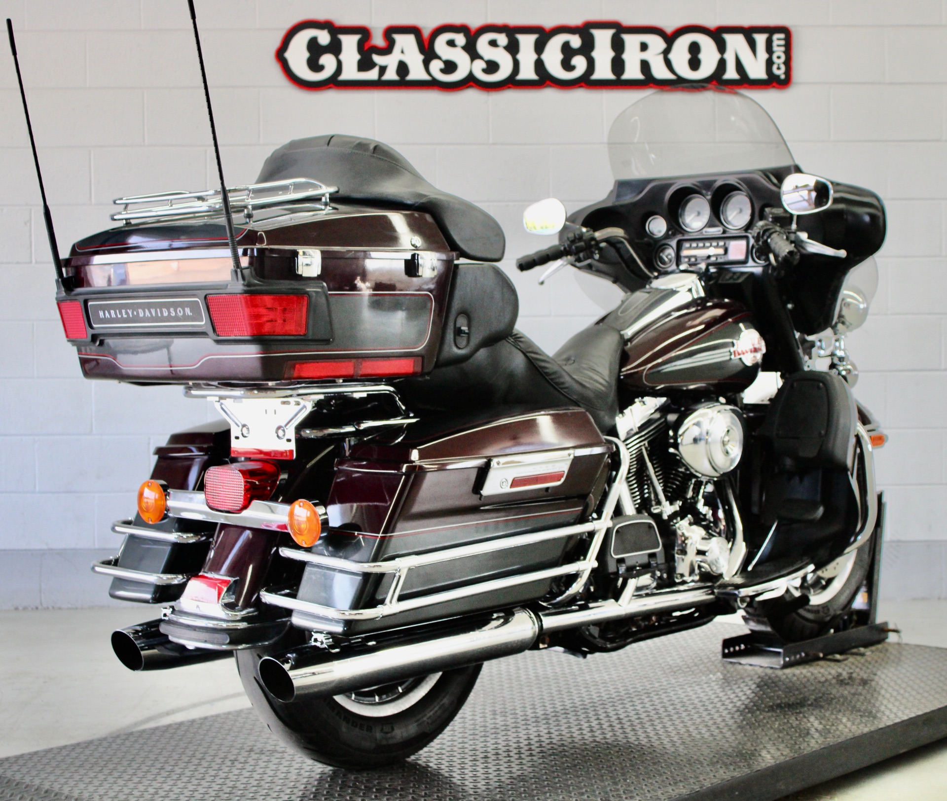 2005 Harley-Davidson FLHTCUI Ultra Classic® Electra Glide® in Fredericksburg, Virginia - Photo 5