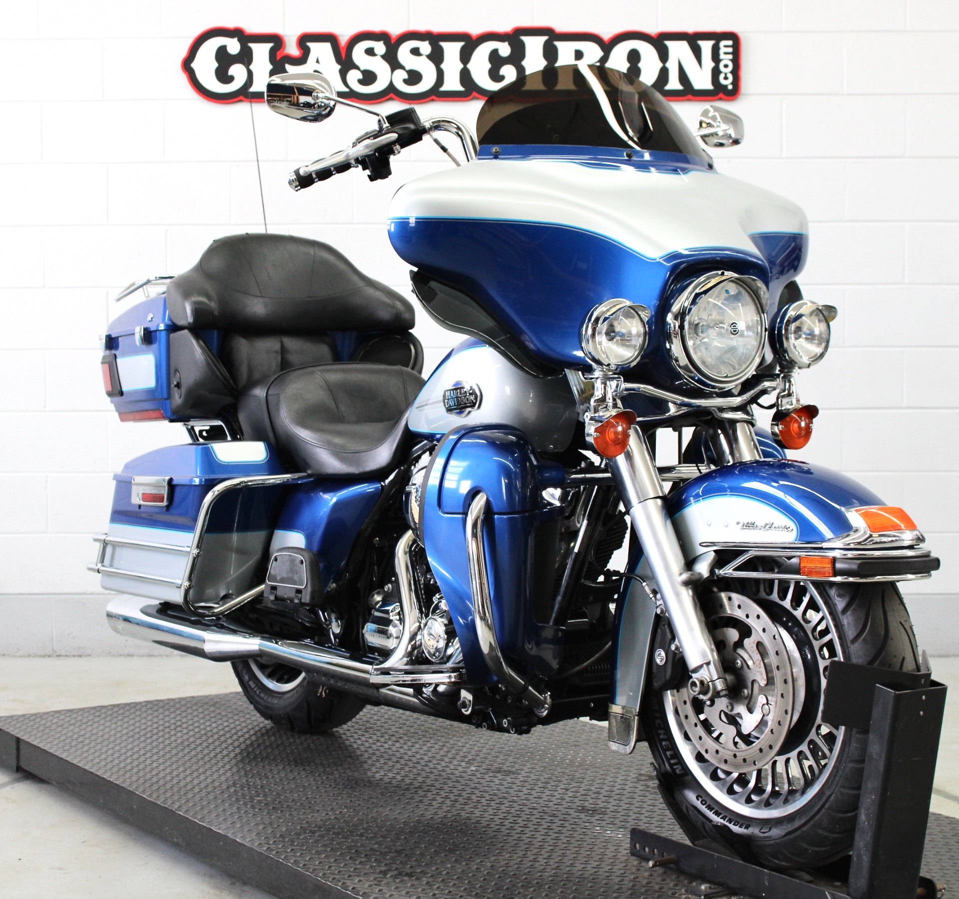 2010 Harley-Davidson Ultra Classic® Electra Glide® in Fredericksburg, Virginia - Photo 2