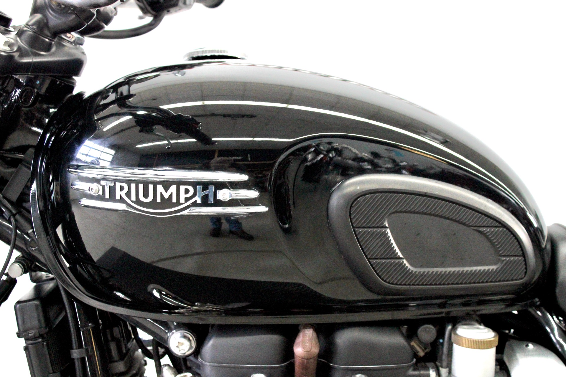 2022 Triumph Bonneville T120 Black in Fredericksburg, Virginia - Photo 18