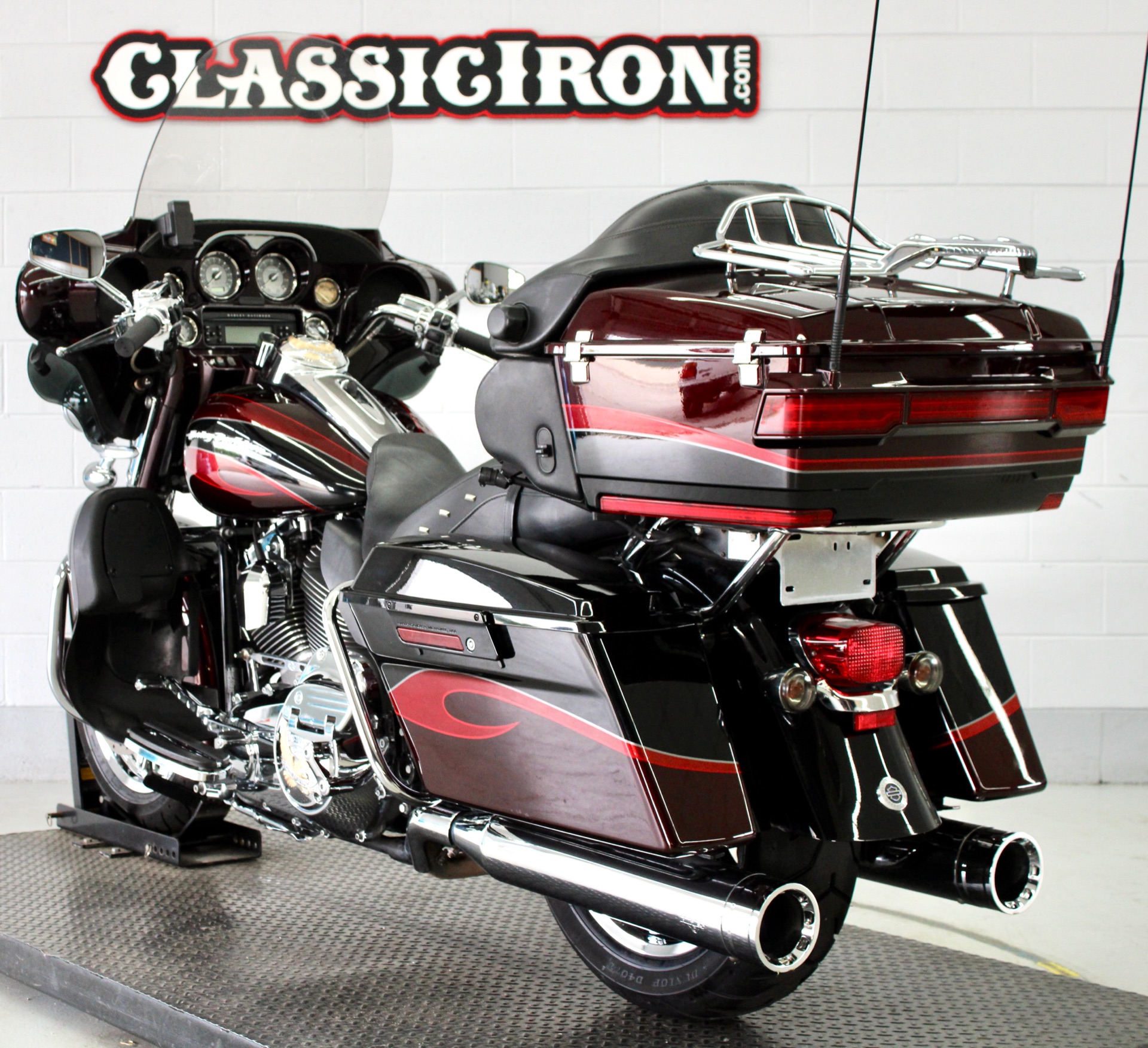 2013 Harley-Davidson CVO™ Ultra Classic® Electra Glide® in Fredericksburg, Virginia - Photo 6