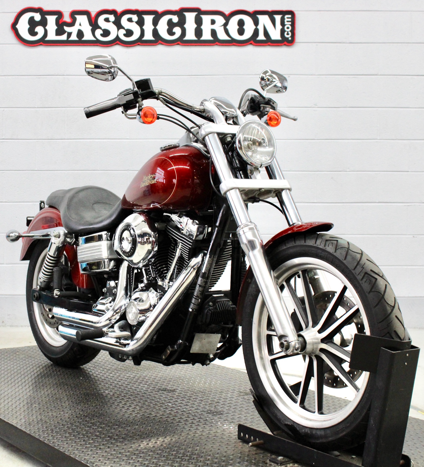 2009 Harley-Davidson Dyna® Low Rider® in Fredericksburg, Virginia - Photo 2