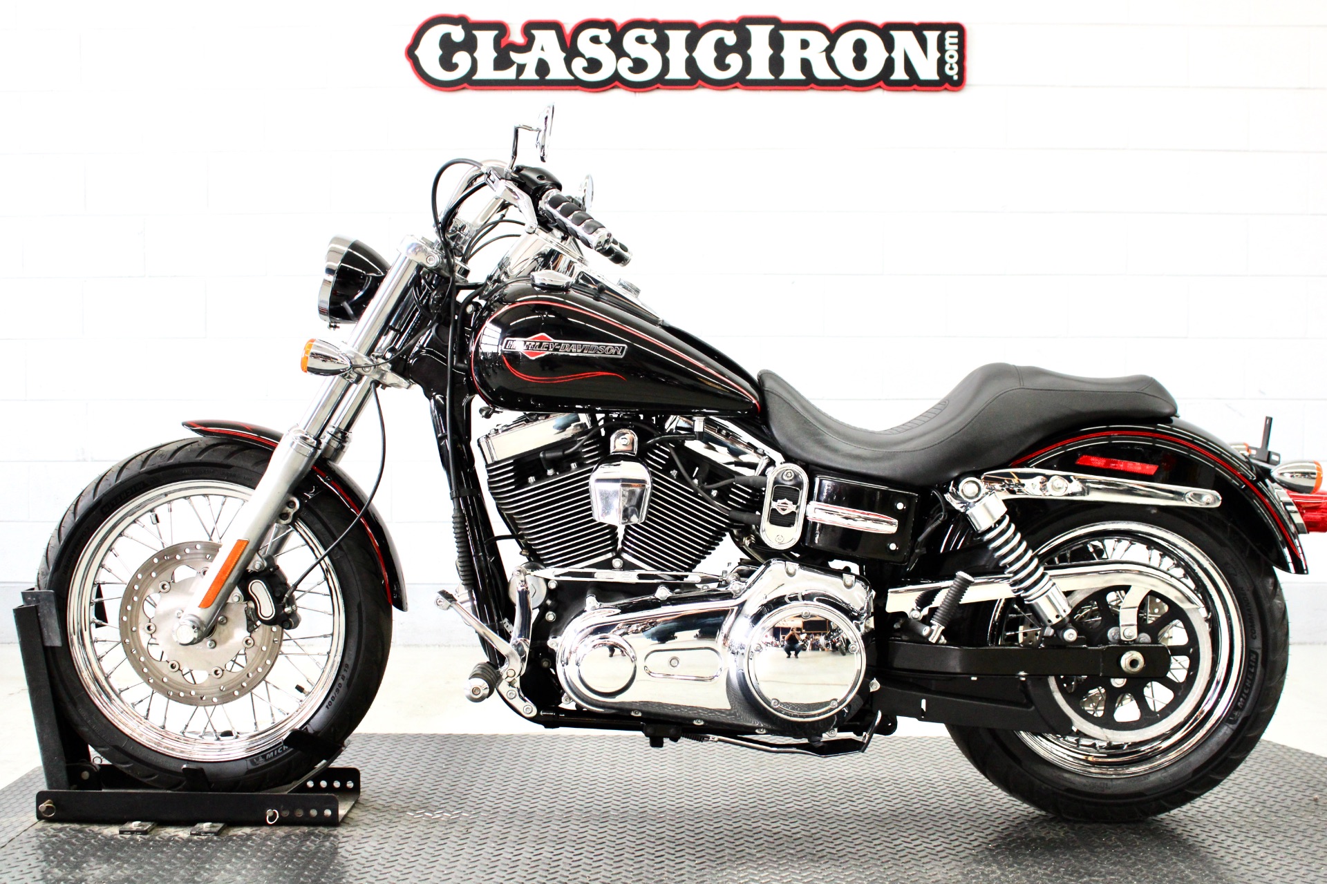 2011 Harley-Davidson Dyna® Super Glide® Custom in Fredericksburg, Virginia - Photo 4