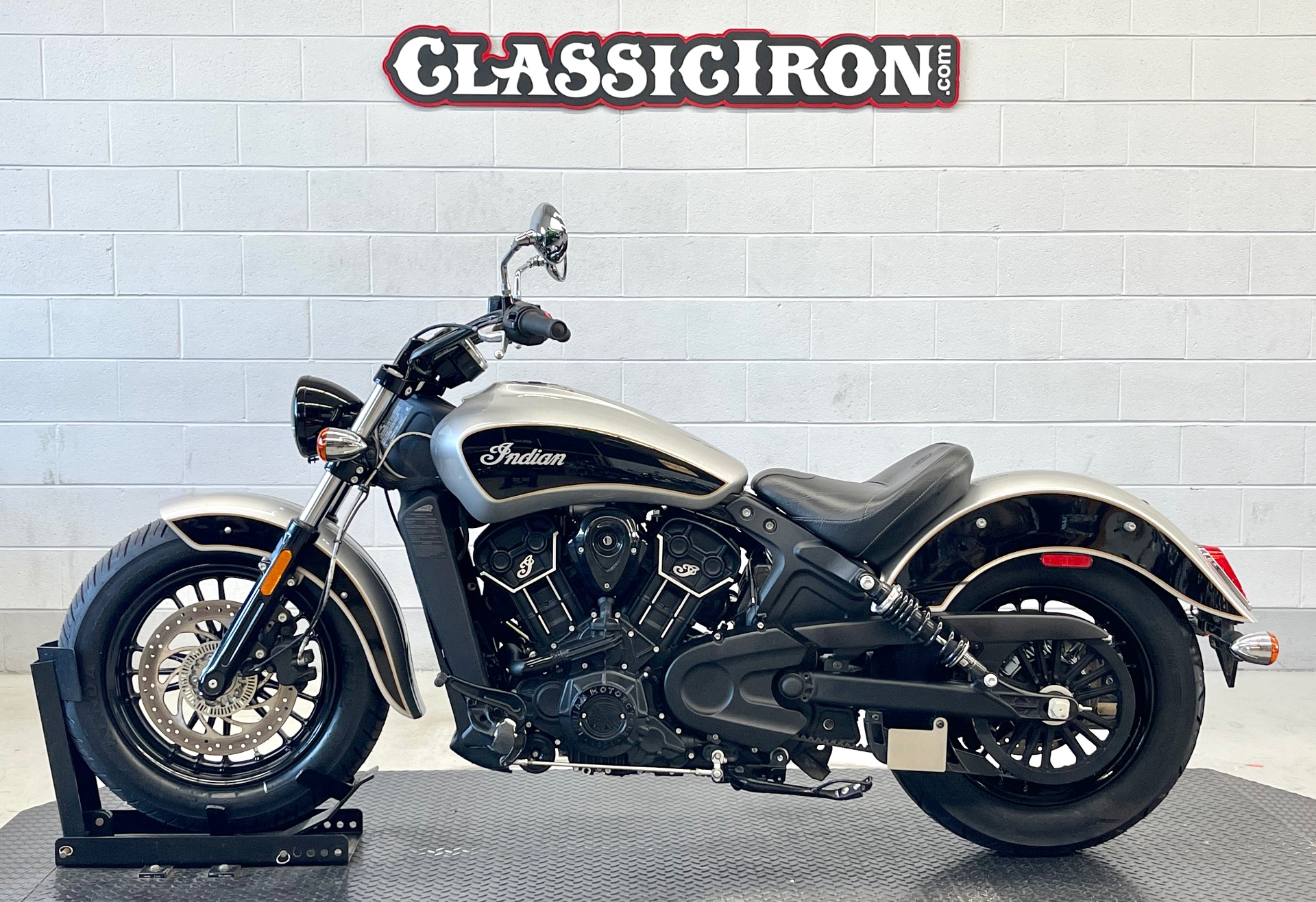 2017 Indian Scout® Sixty ABS in Fredericksburg, Virginia - Photo 4
