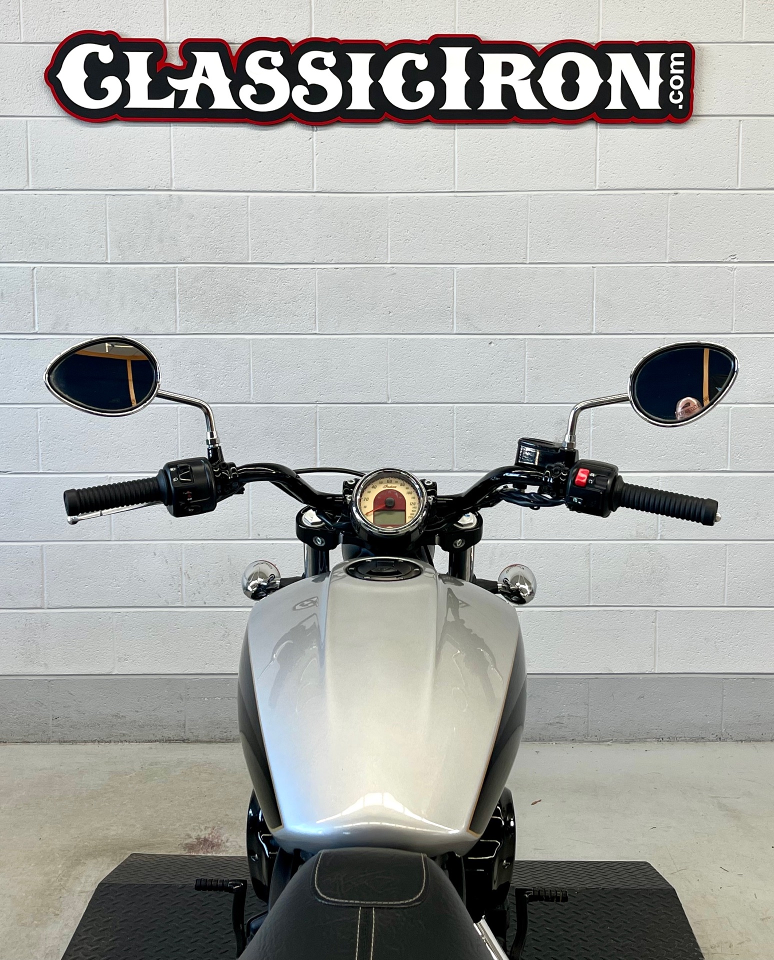2017 Indian Scout® Sixty ABS in Fredericksburg, Virginia - Photo 10