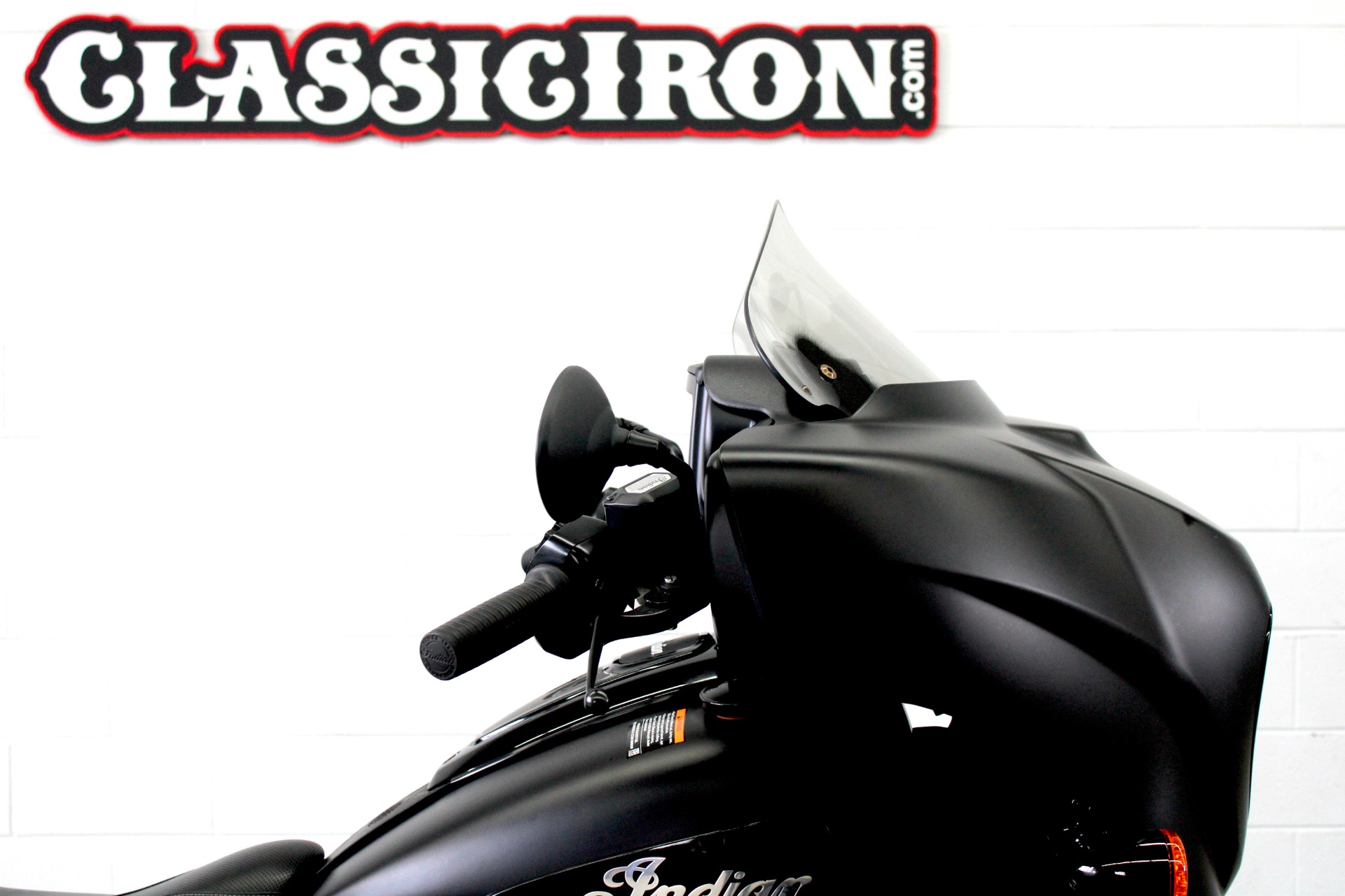 2021 Indian Motorcycle Roadmaster® Dark Horse® in Fredericksburg, Virginia - Photo 12