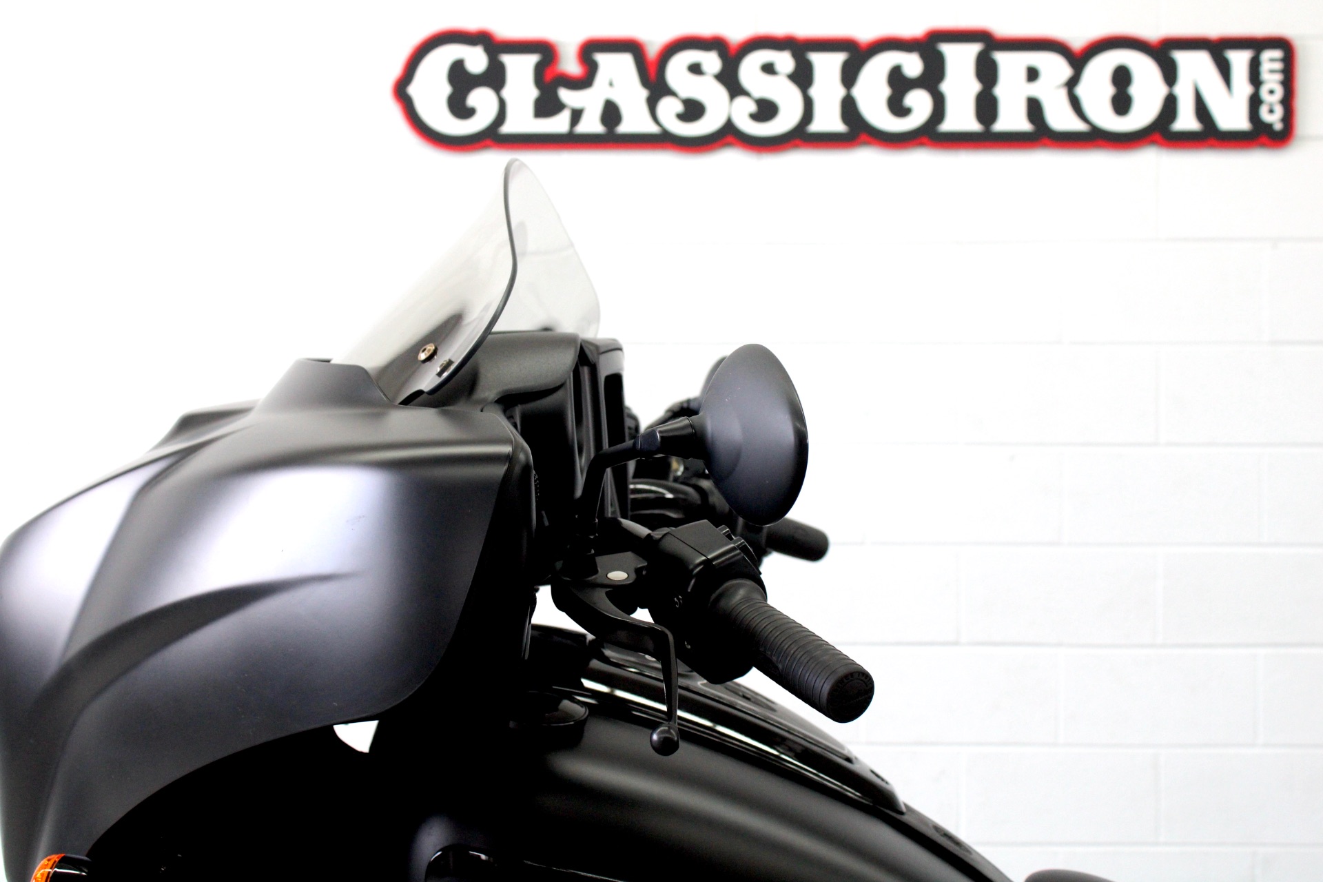 2021 Indian Motorcycle Roadmaster® Dark Horse® in Fredericksburg, Virginia - Photo 17