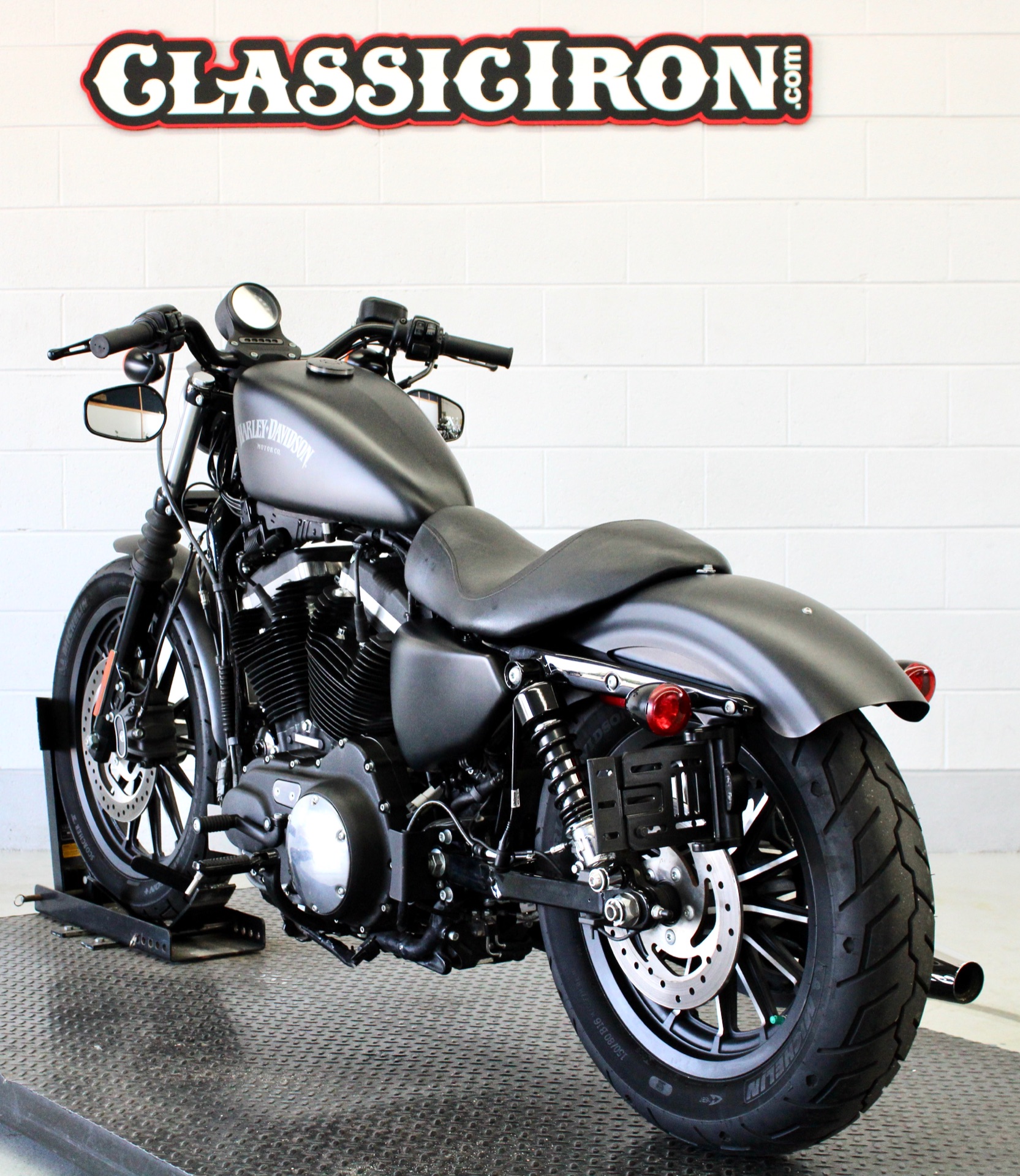2014 Harley-Davidson Sportster® Iron 883™ in Fredericksburg, Virginia - Photo 6