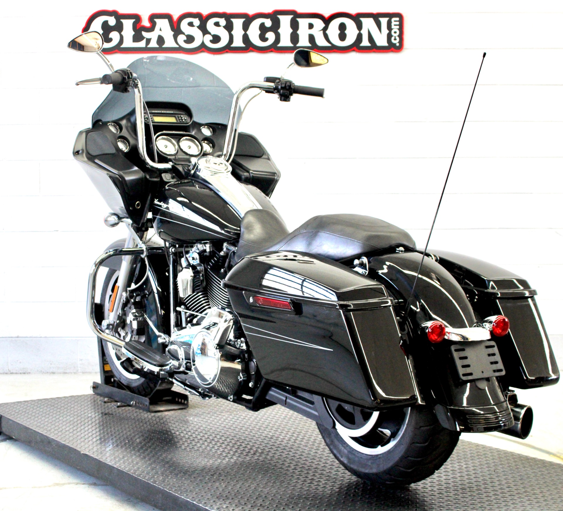 2013 Harley-Davidson Road Glide® Custom in Fredericksburg, Virginia - Photo 6