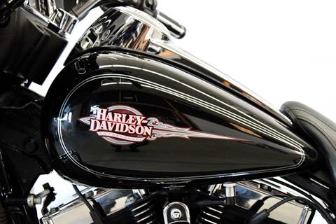 2010 Harley-Davidson Electra Glide® Classic in Fredericksburg, Virginia - Photo 18