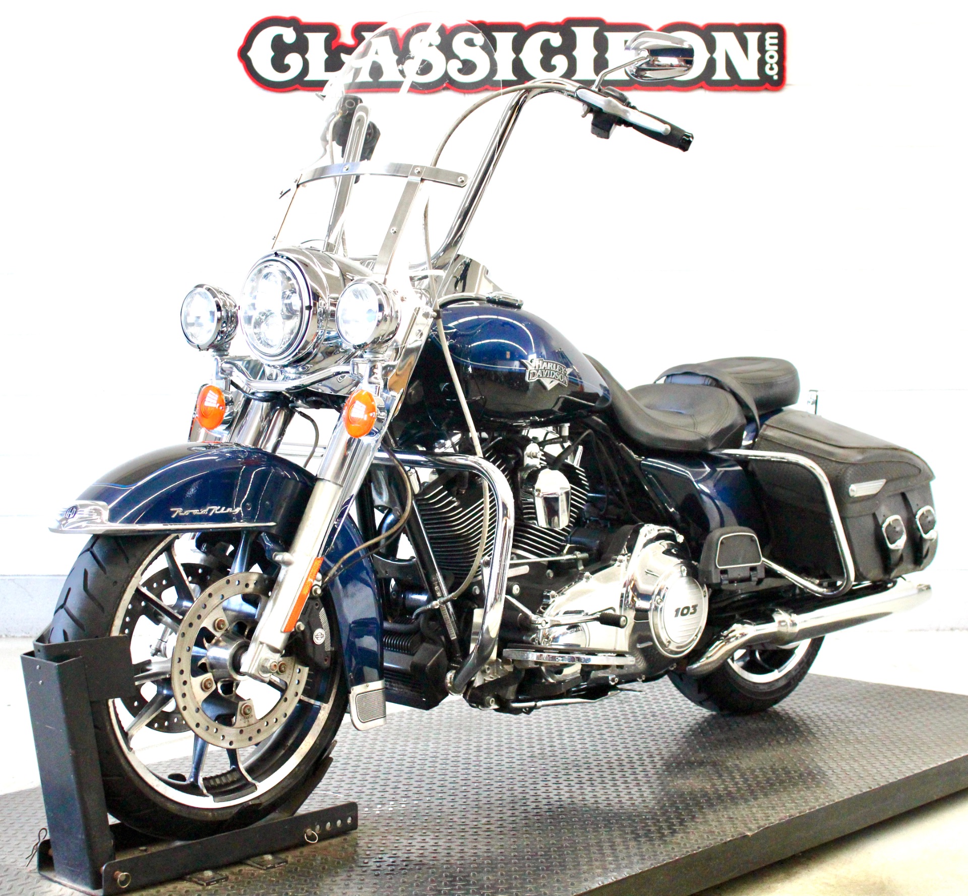 2012 Harley-Davidson Road King® Classic in Fredericksburg, Virginia - Photo 3