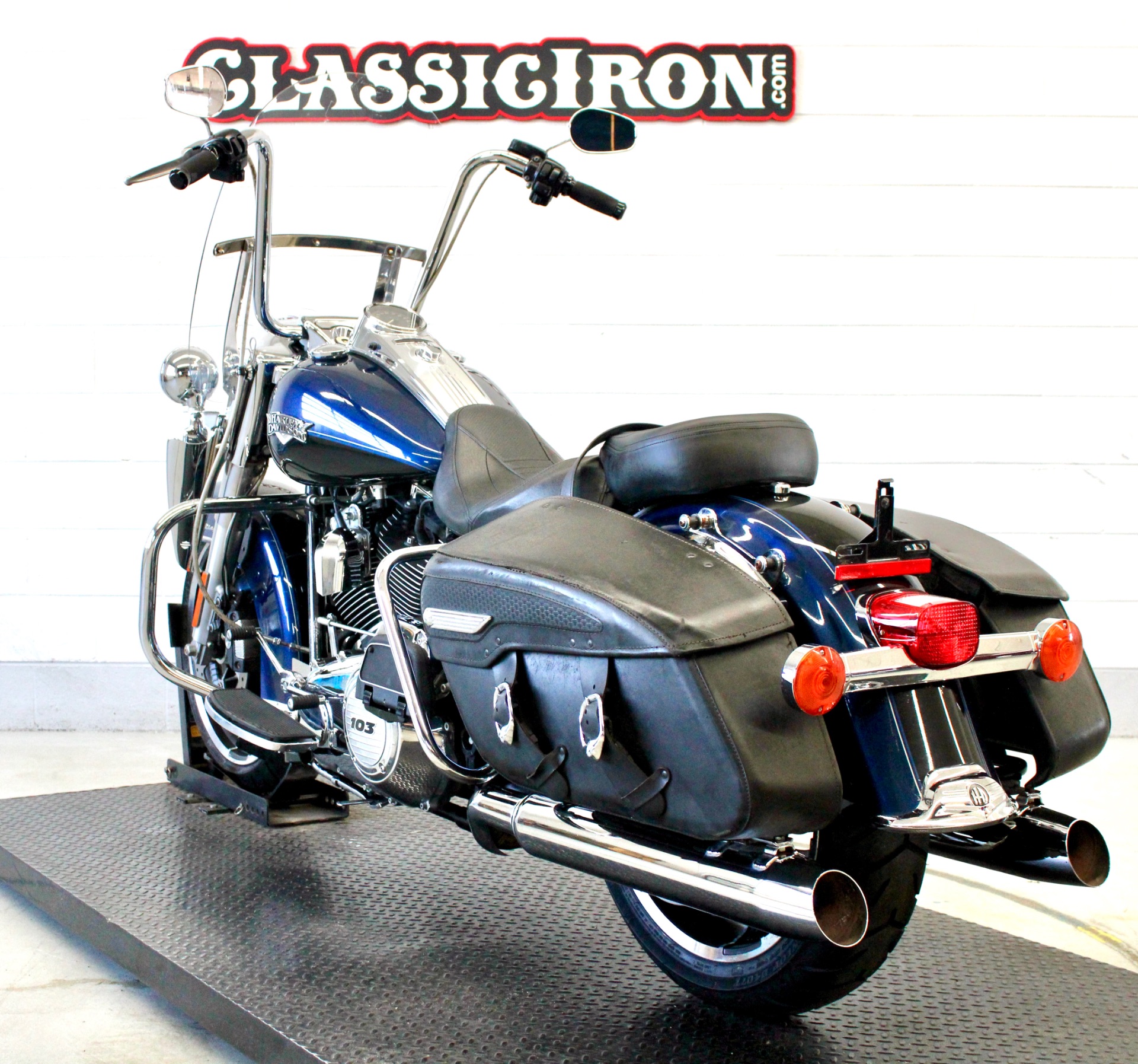 2012 Harley-Davidson Road King® Classic in Fredericksburg, Virginia - Photo 6
