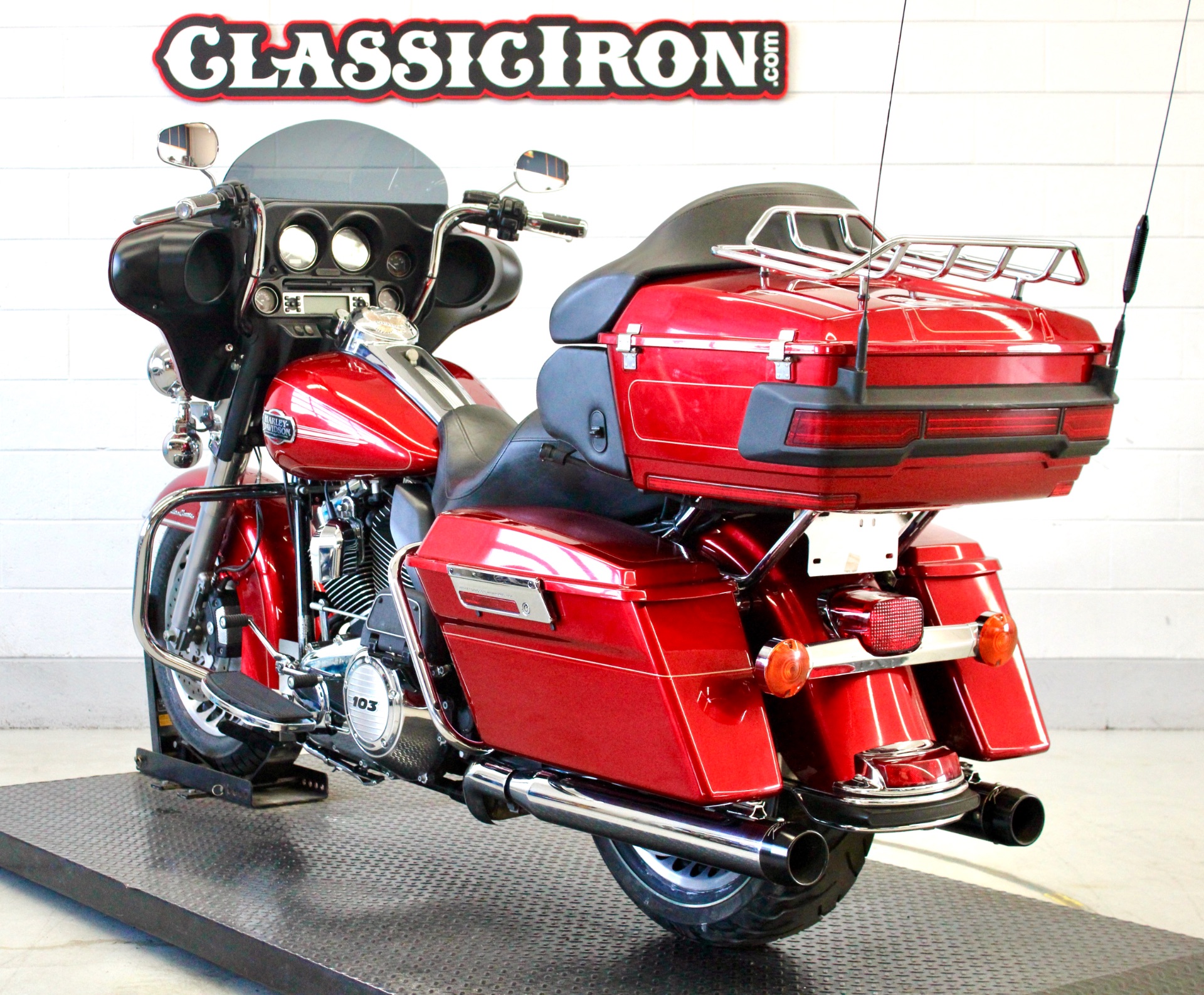 2013 Harley-Davidson Ultra Classic® Electra Glide® in Fredericksburg, Virginia - Photo 6