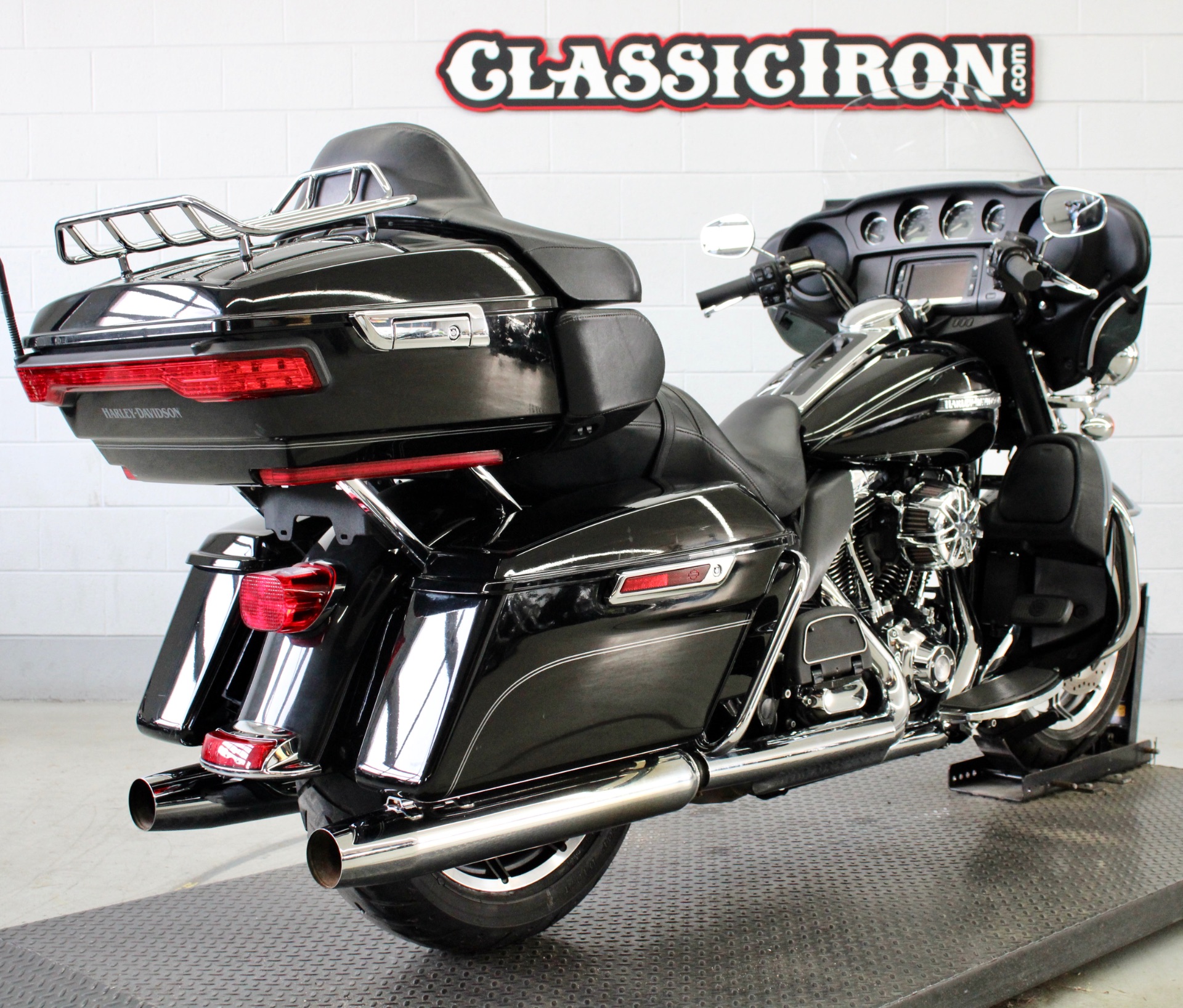 2014 Harley-Davidson Electra Glide® Ultra Classic® in Fredericksburg, Virginia - Photo 5
