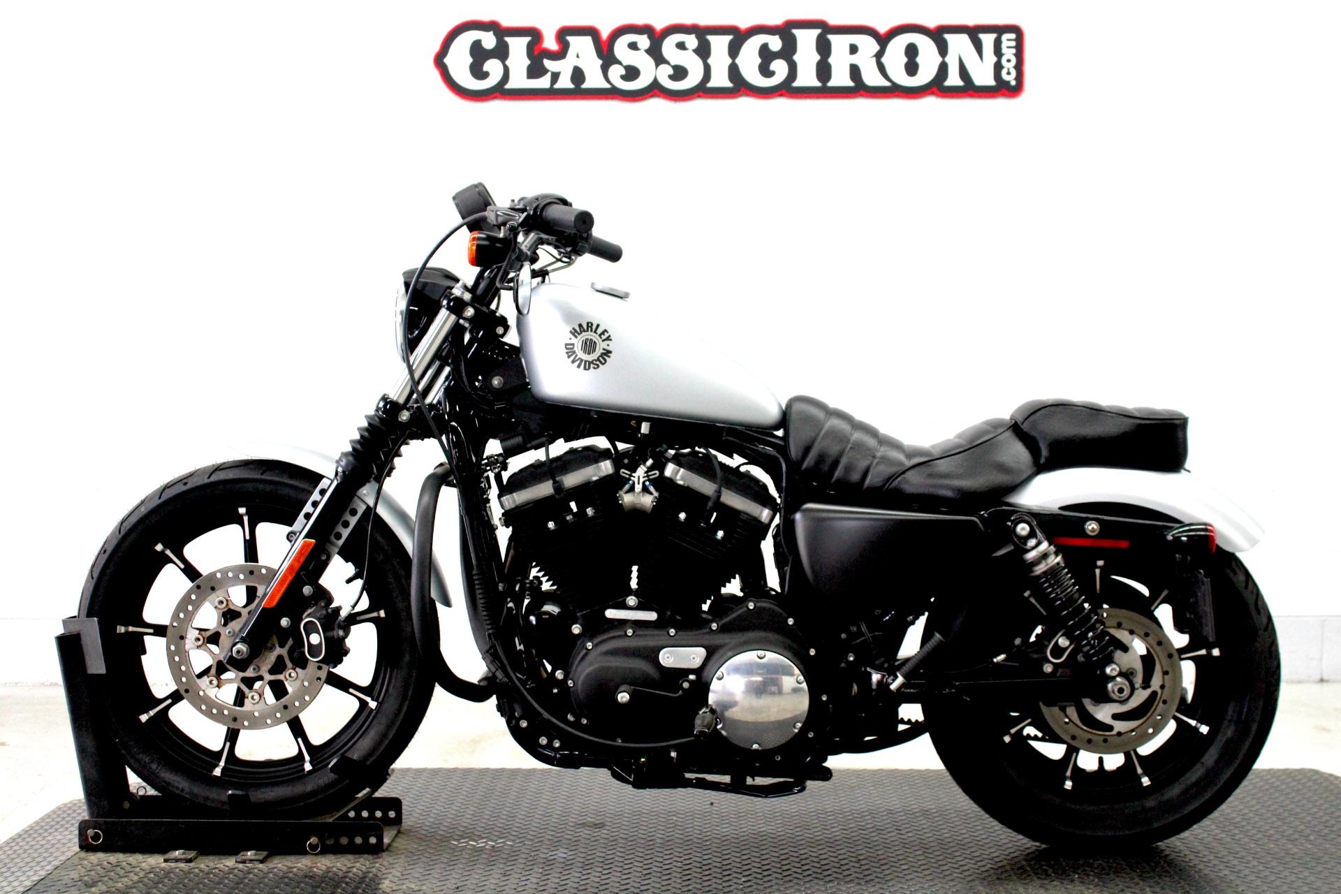 2020 Harley-Davidson Iron 883™ in Fredericksburg, Virginia - Photo 4