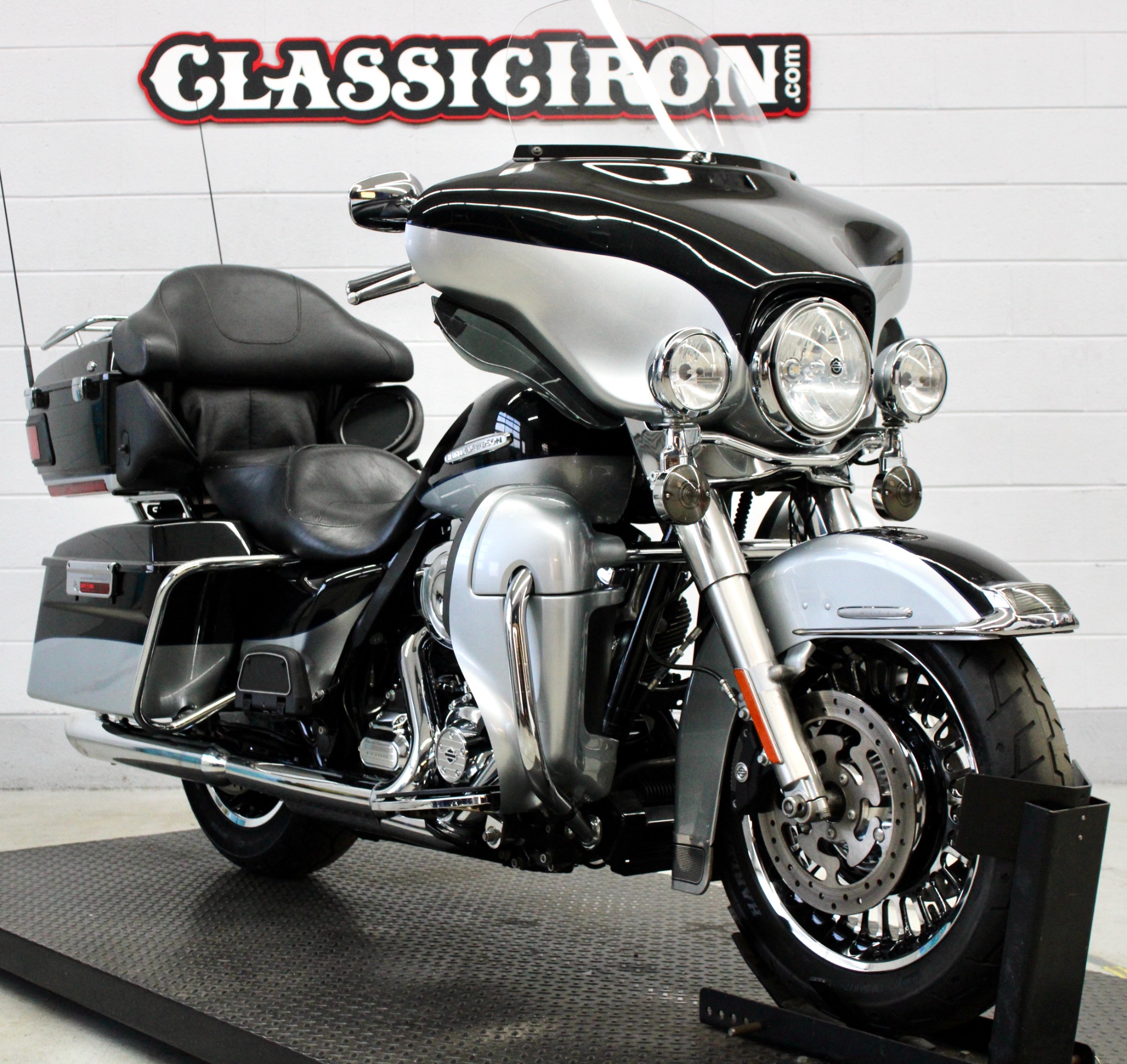 2013 Harley-Davidson Electra Glide® Ultra Limited in Fredericksburg, Virginia - Photo 2