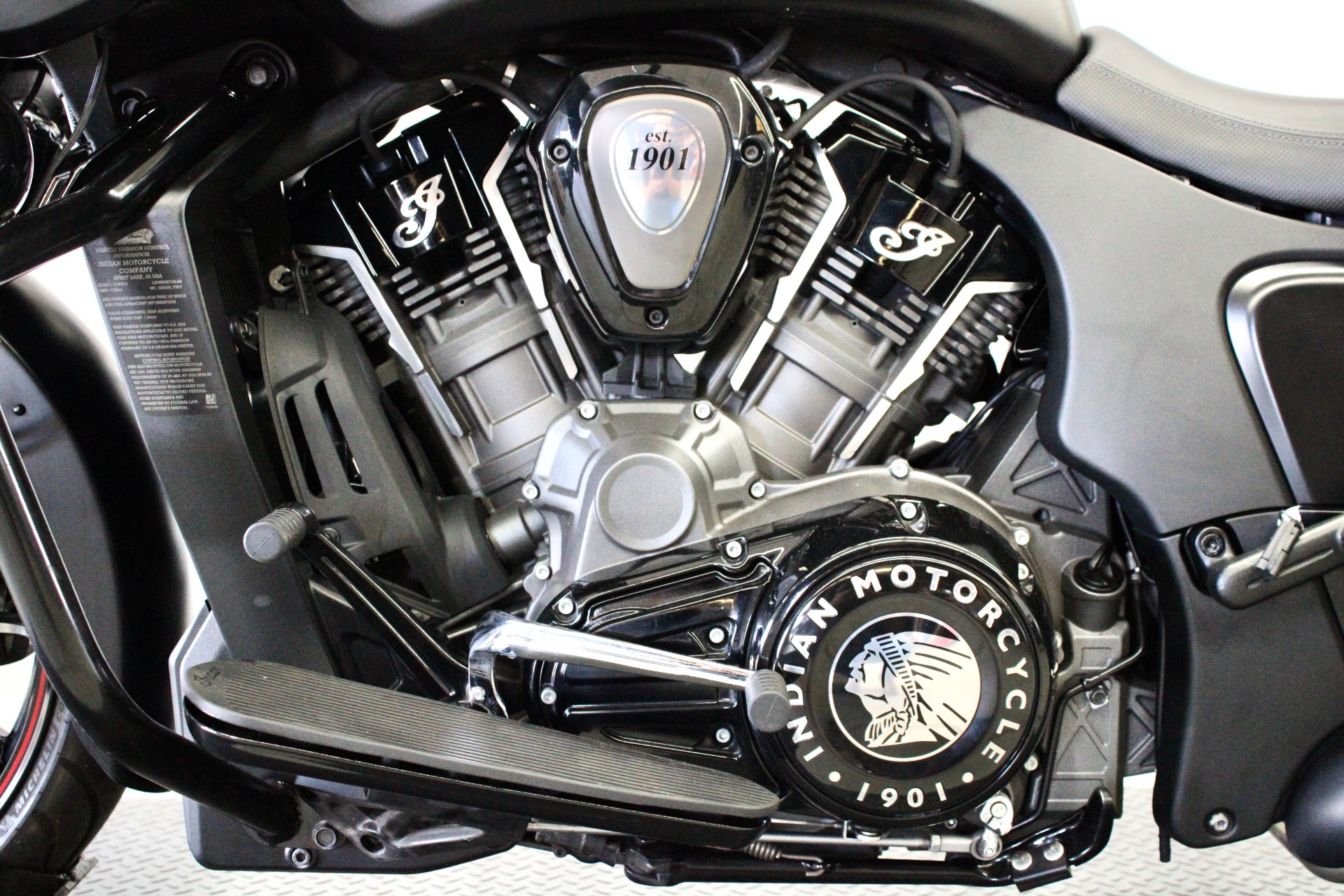 2020 Indian Motorcycle Challenger® Dark Horse® in Fredericksburg, Virginia - Photo 19