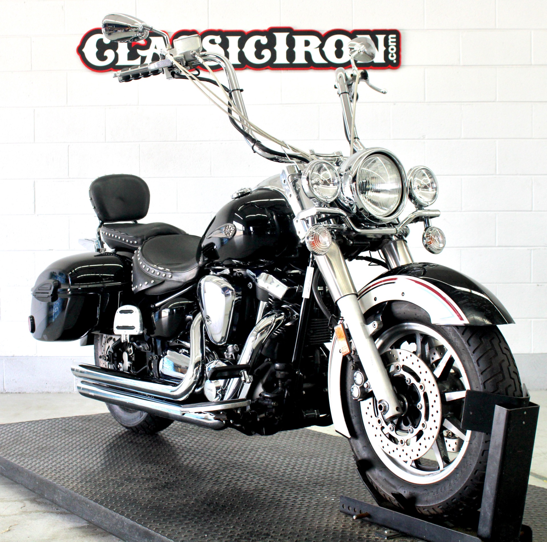 2007 Yamaha Road Star Midnight Silverado® in Fredericksburg, Virginia - Photo 2