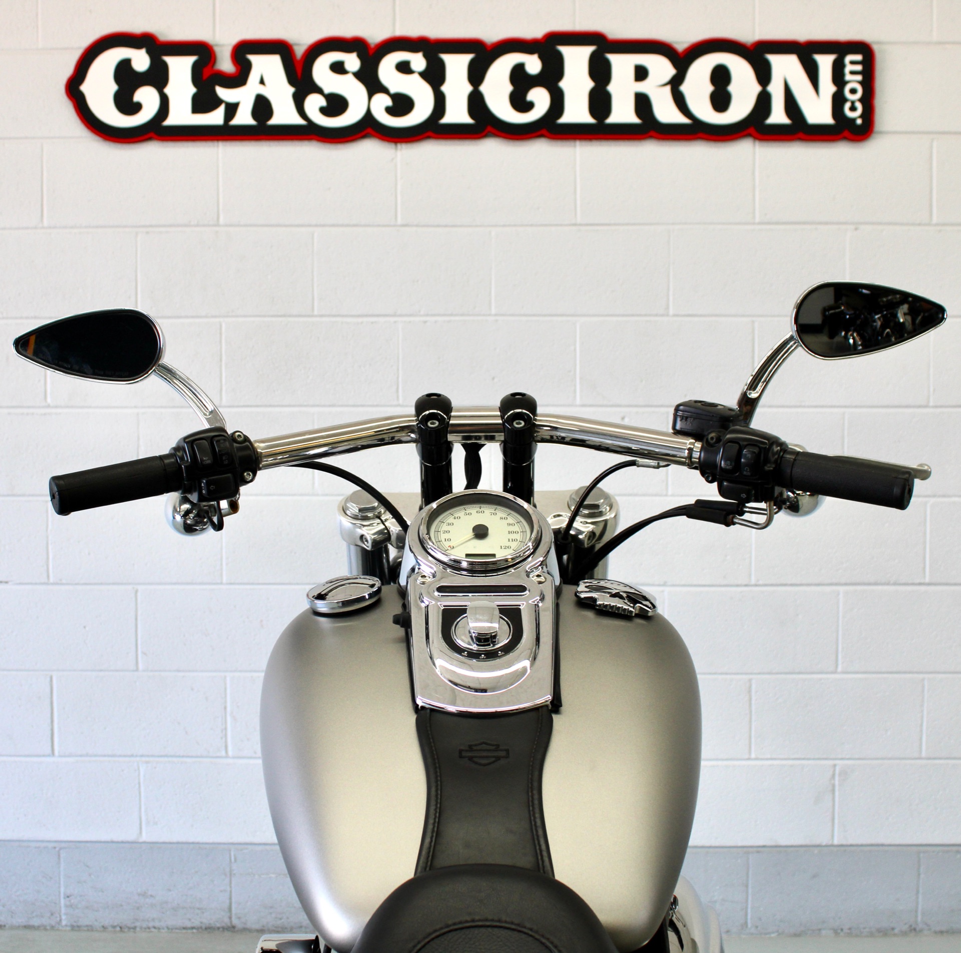 2009 Harley-Davidson Dyna® Fat Bob® in Fredericksburg, Virginia - Photo 10