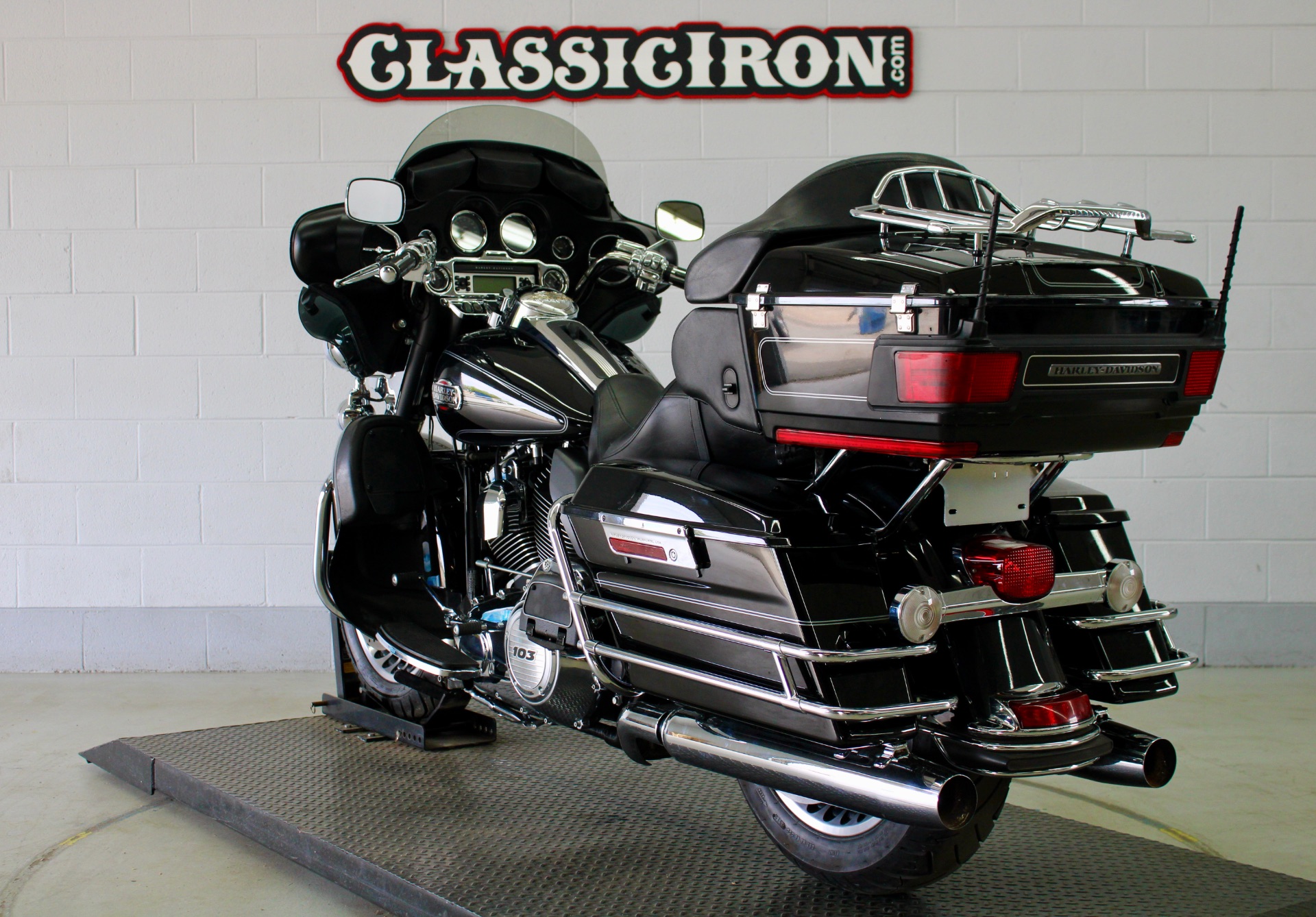 2013 Harley-Davidson Ultra Classic® Electra Glide® in Fredericksburg, Virginia - Photo 5